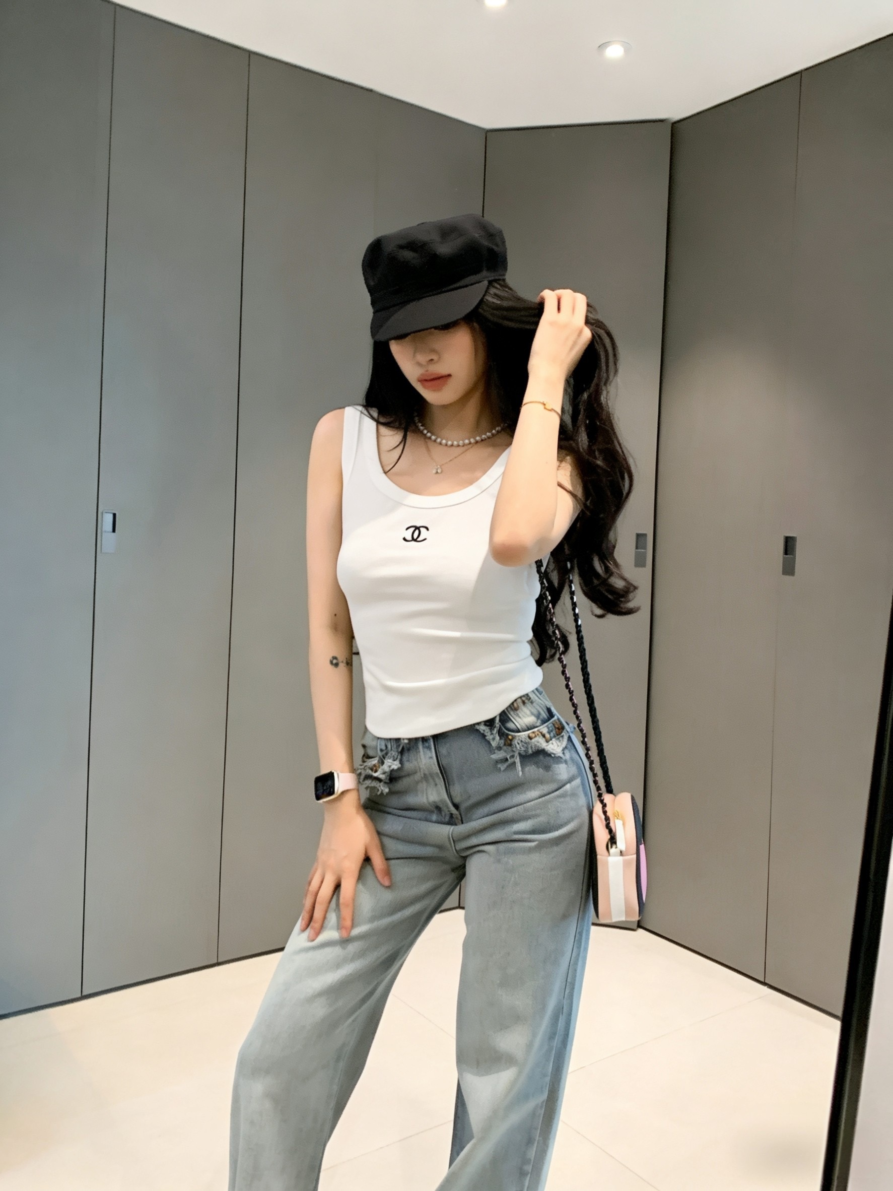 샤넬 여성 슬림 리브 반팔 티셔츠 137720 썸네일 이미지