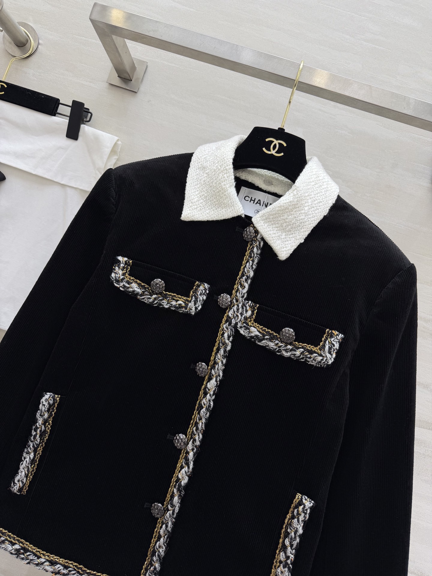 Жакет женский черный из вельвета Chanel