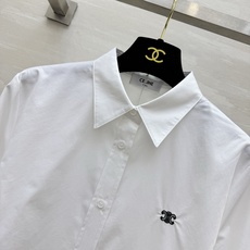 Celi♡²⁶刺绣🪡衬衫,穿出松弛氛围感🤍 精致小刺绣细节 白|清爽素雅 蓝条纹|随性休闲 高品质定制 size:S/M Celi♡²⁶刺绣🪡衬衫,穿出松弛氛围感🤍 精致小刺绣细节 白|清爽素雅 蓝条纹|随性休闲 高品质定制 size:S/M
