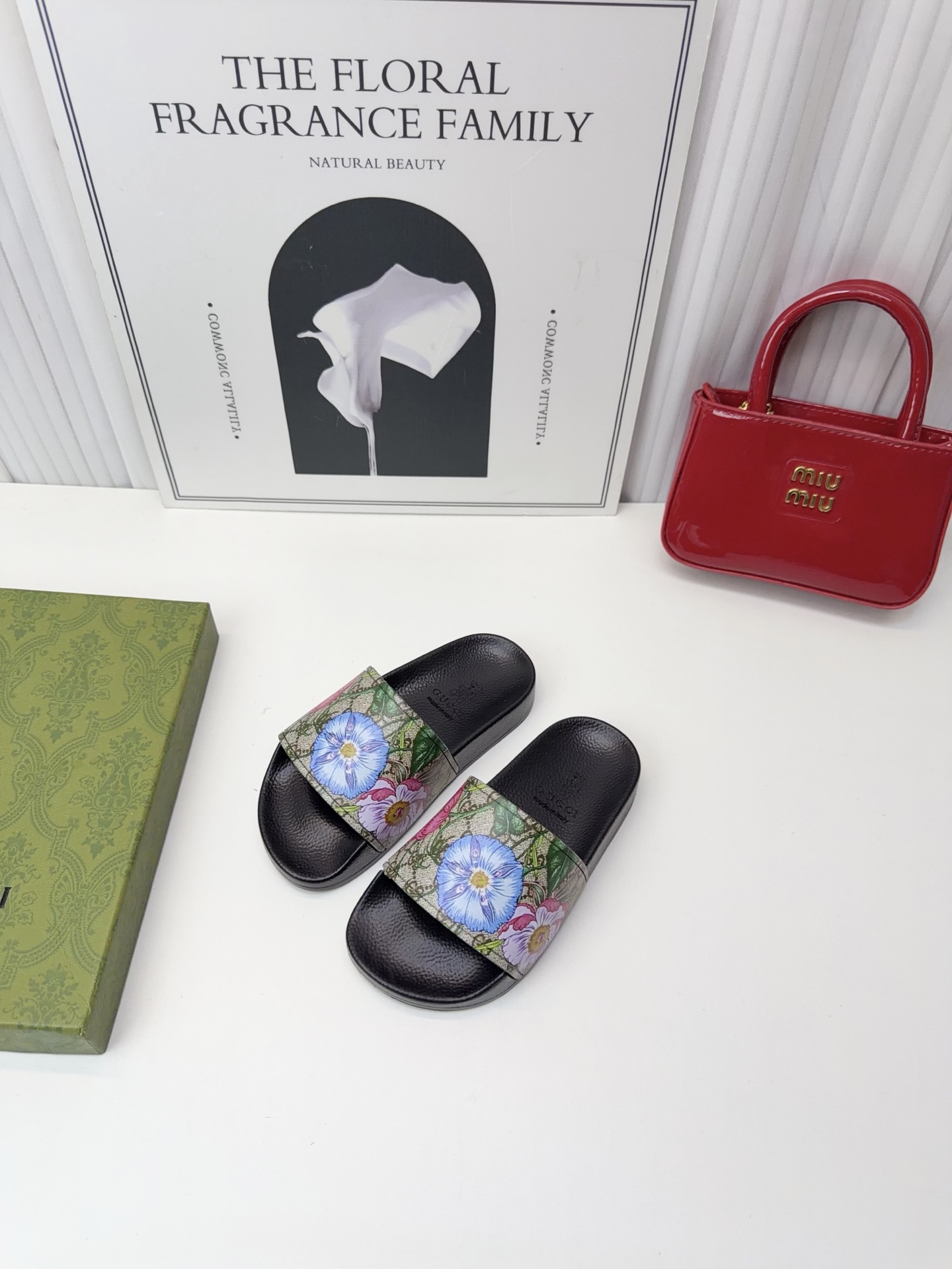 NO:717790,G family slippers, size 26-35, slippers, sandals, gucci, sandals, slippers,19860909G家拖鞋 码数26-35,拖鞋，凉鞋,gucci,sandals,slippers,,Children's