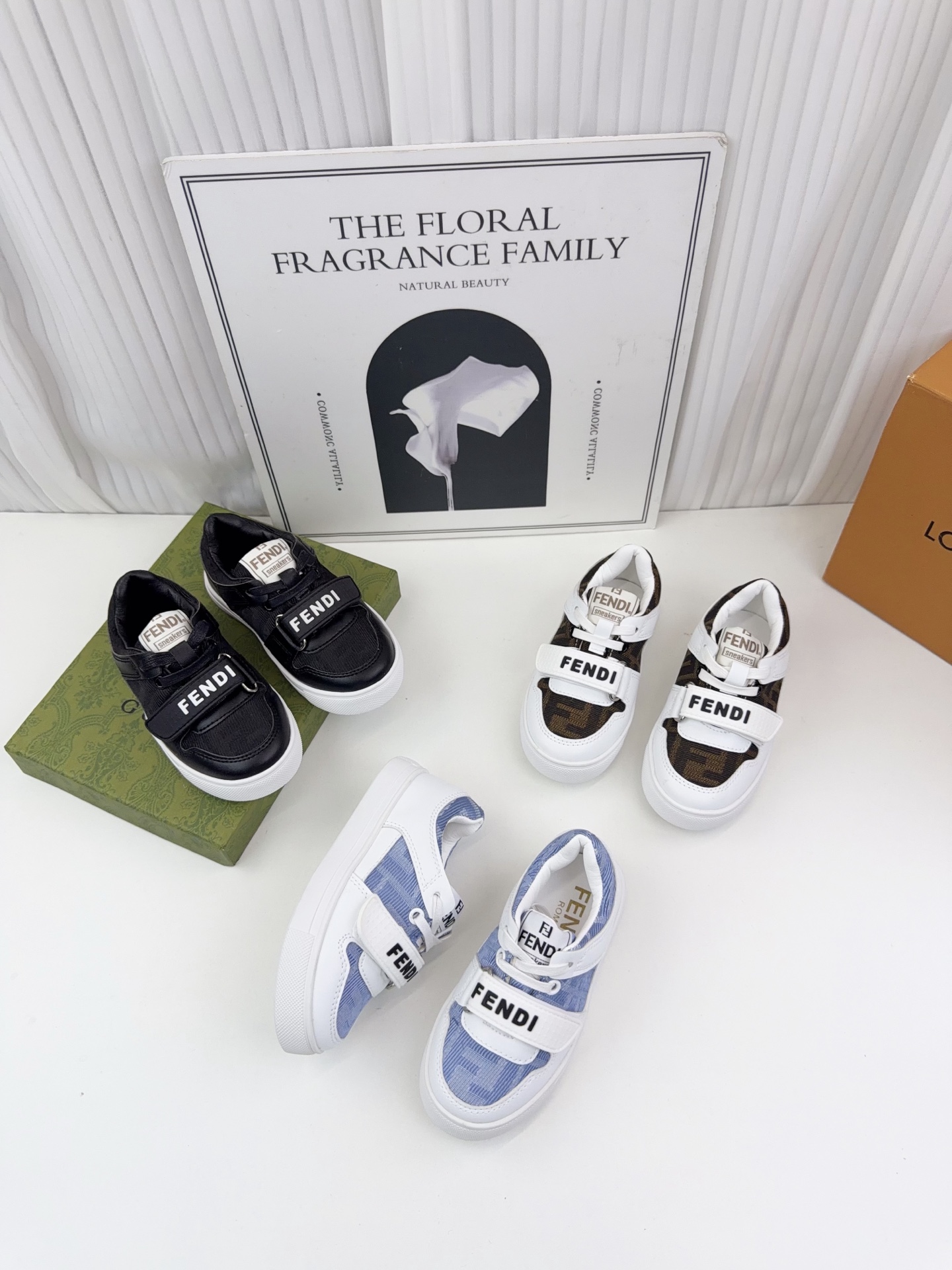 NO:879251,F family sports shoes, size 26-35, Fendi, fendi, fendi, sneakers,19860909F家运动鞋 码数26-35,芬迪,fendi,fendi,sneakers,,Children's