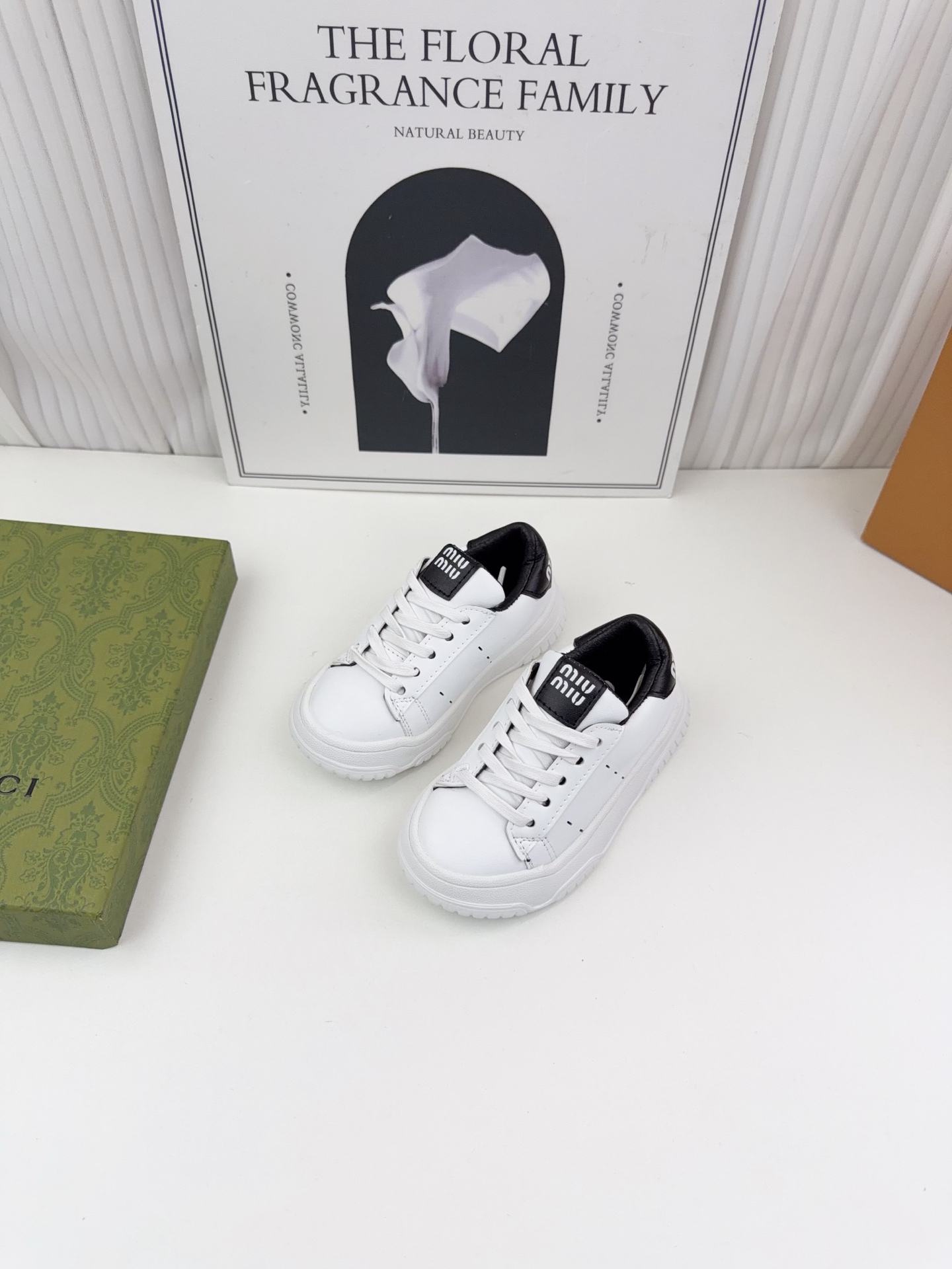 NO:879234,miu sneakers, size 26-35, miumiu, miumiu, sneakers,19860909miu家运动鞋 码数26-35,miumiu,miumiu,sneakers,,Children's
