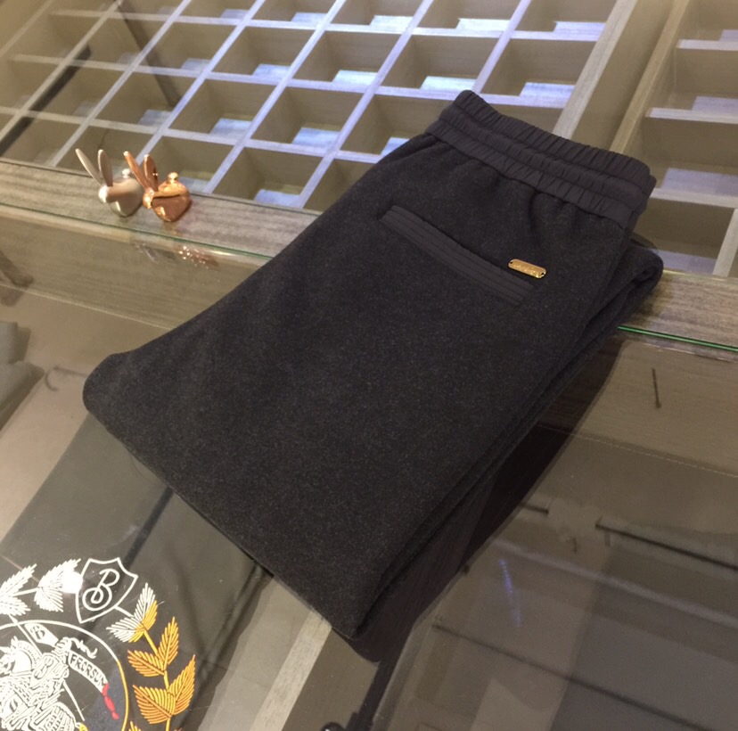 NO:119739,The latest LP home autumn and winter style. Production from OEM. Elastic waist casual pants. Custom imported top-grade fabrics, grinding blends. Good comfort. The upper body has no sense of restraint. High-end style, and the upper body makes the legs look slender. It is definitely a rare good product. Dark gray/white/coffee!  Size 30~3835, 37. (Model 175/125 catties wear 30), loro piana, alexander wang19860909LP家秋冬最新款.代工厂出品.松紧腰休闲裤 定制进口顶级面料、磨毛混纺.舒适度佳.上身毫无束缚感.高版型、上身显腿修长.绝对是不可多得的好货.深灰色/白色/咖色！尺码30～3835、37.（模特175/125斤穿30）,,loro piana,alexander wang,Men's clothing