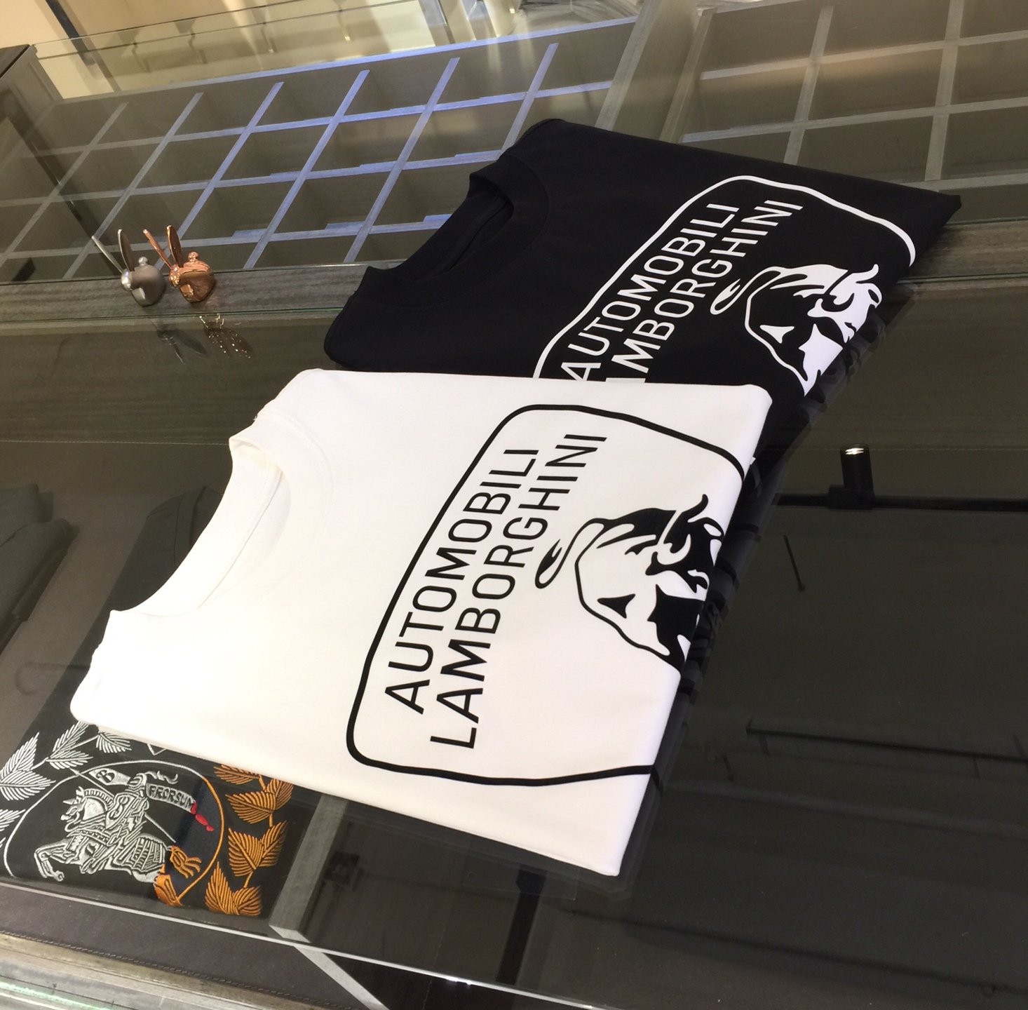 NO:116044,The Gospel of Fat Brother Paris's Gospel is a new summer product, killing all versions in seconds!  Classic and fashionable versatile round neck short sleeves!  Customized Ketian Silk Cotton fabric, soft and delicate fabric, can be used to match various clothing anytime and anywhere to meet your daily life needs. The fabrics and factories we choose are all used by first-tier brands, so we recommend buying them!  Black/white!  Size S~XXXL (model/125 catties wear M), balenciaga, T-shirt, alexander wang19860909巴黎家胖哥哥福音夏季新品 秒杀一切版本！经典时尚百搭圆领短袖！订制克天丝棉面料 面料柔软细腻 随时随地都可以拿来搭配各种服饰 满足您日常生活需求.我们所选择的面料及工厂都是一线品牌所使用的,推荐入手！黑色/白色！尺码S～XXXL（模特/125斤穿M）,,balenciaga,T-shirt,alexander wang,Men's clothing