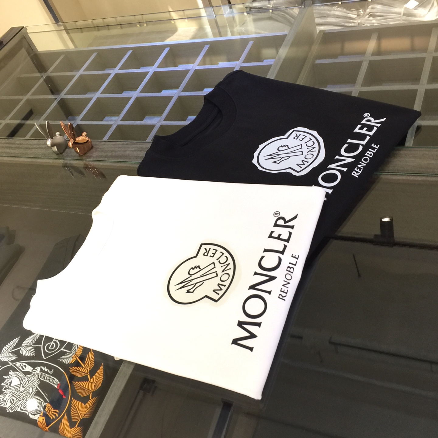 NO:116047,Mo's Fat Brother Gospel Summer New Product, Snap All Versions in a flash!  Classic and fashionable versatile round neck short sleeves!  Customized Ketian Silk Cotton fabric, soft and delicate fabric, can be used to match various clothing anytime and anywhere to meet your daily life needs. The fabrics and factories we choose are all used by first-tier brands, so we recommend buying them!  Black/white!  Size S~XXXL (model/125 catties wear M), T-shirt, alexander wang19860909Mo家胖哥哥福音夏季新品 秒杀一切版本！经典时尚百搭圆领短袖！订制克天丝棉面料 面料柔软细腻 随时随地都可以拿来搭配各种服饰 满足您日常生活需求.我们所选择的面料及工厂都是一线品牌所使用的,推荐入手！黑色/白色！尺码S～XXXL（模特/125斤穿M）,,T-shirt,alexander wang,Men's clothing