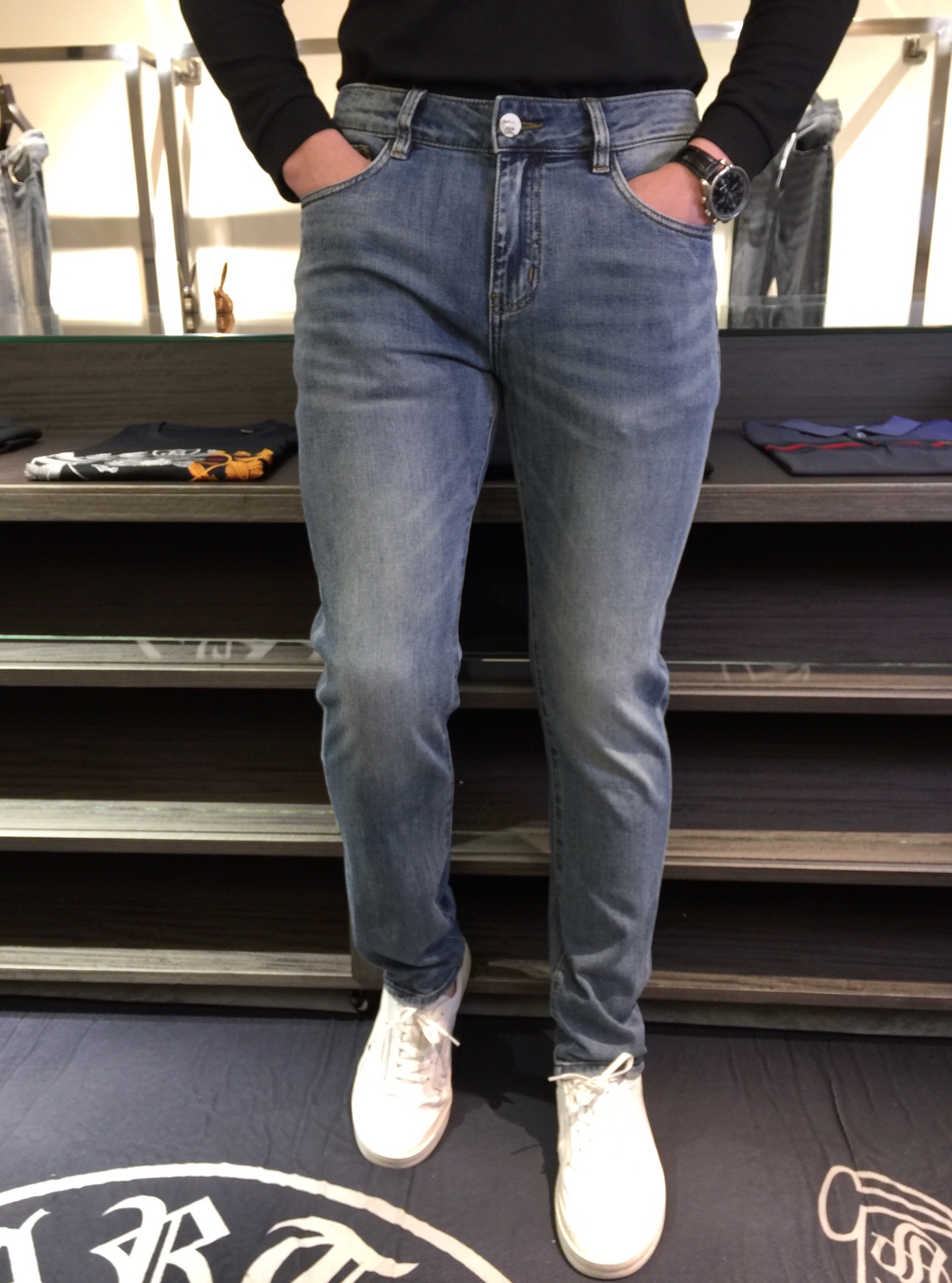 🔺B家🔻高端系列贸易渠道货！欧洲定制版 2025春夏新款牛仔裤 上身效果非常的棒 原版五金！时尚而有型 