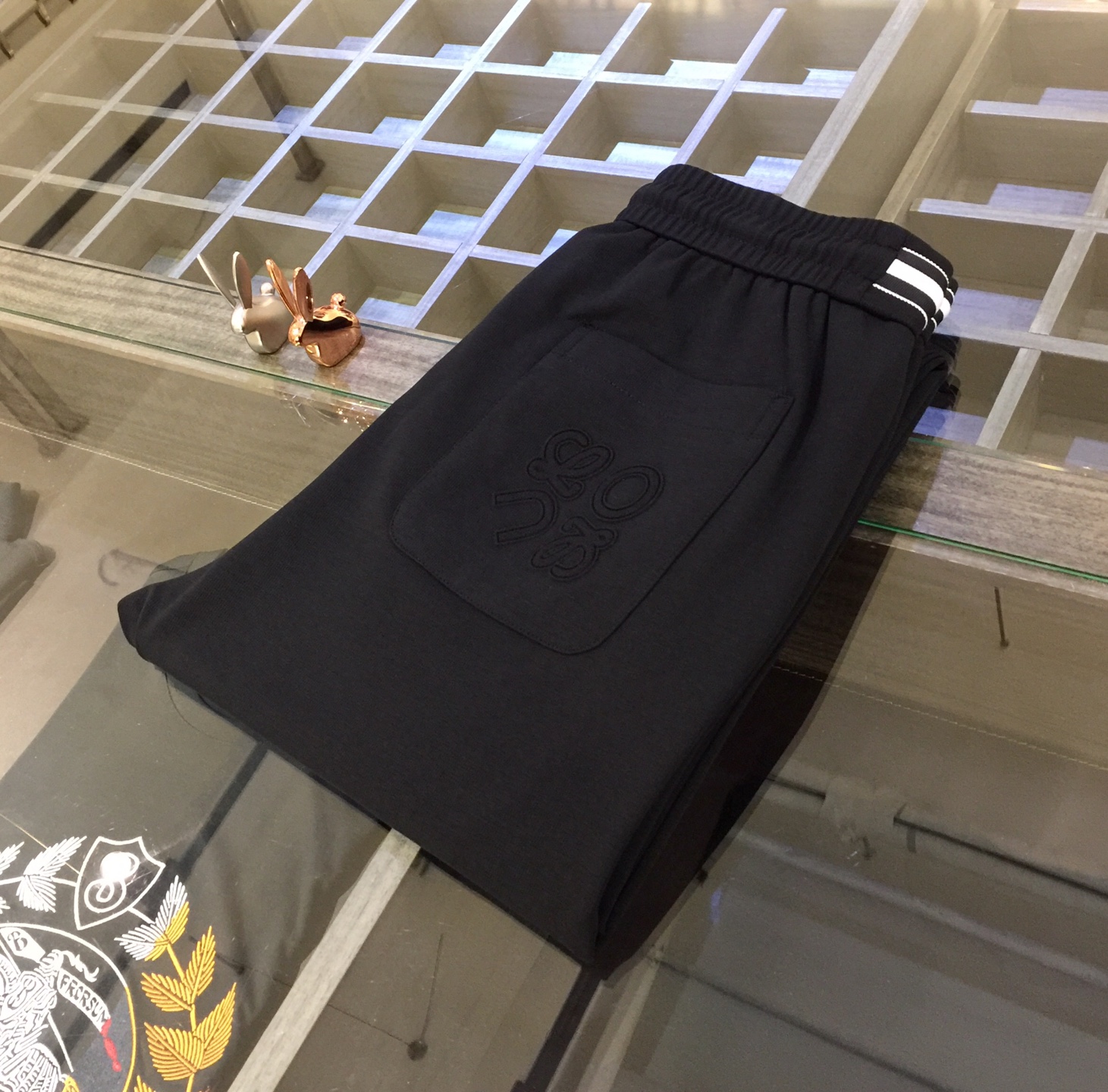🔺罗家🔻2025春夏新款。代工厂出品。松紧腰休闲裤 定制进口顶级精棉面料混纺。舒适度佳。上身毫无束缚感。