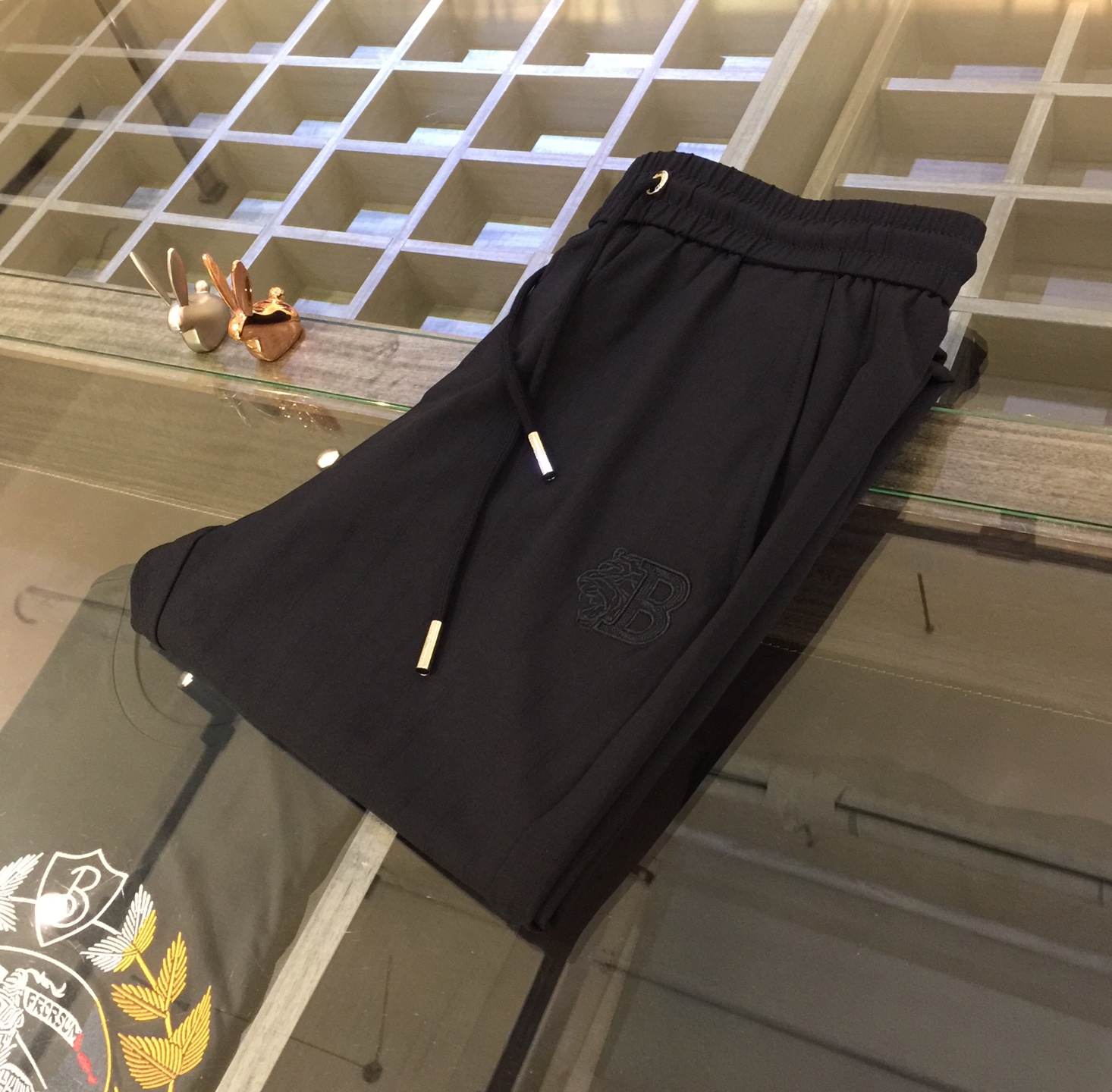 🔺B家🔻2025春夏装新品 品牌上线、客供进口高密度纤维弹性提花面料 五金附料都是客供设计！立体logo
