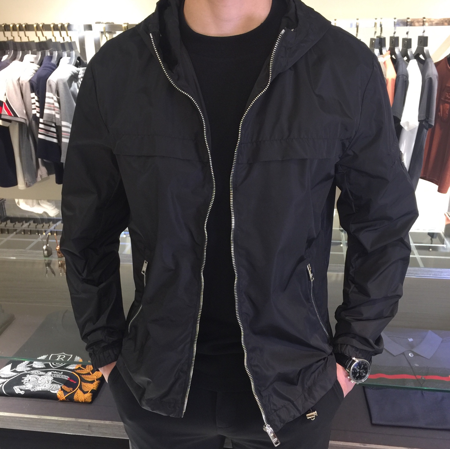 NO:124509,P Home 2025 Spring Latest Hooded Jacket!  Original order!  Comfortable to wear, super texture, sports and leisure, a must-have for travel!  It is worn for a long time, is light and fit, and the overall design is fashionable and simple!  Classic eternal!  Size M~XXXL (model/125 catties wear M), Jackets & coats,hats,alexander wang19860909P家2025春季最新款连帽夹克！原单货！穿着舒适 质感超强 运动休闲,出行必备！穿着时间长,轻薄贴身,整体设计时尚简约！经典永恒！尺码M～XXXL（模特/125斤穿M）,,jackets & coats,hats,alexander wang,Men's clothing