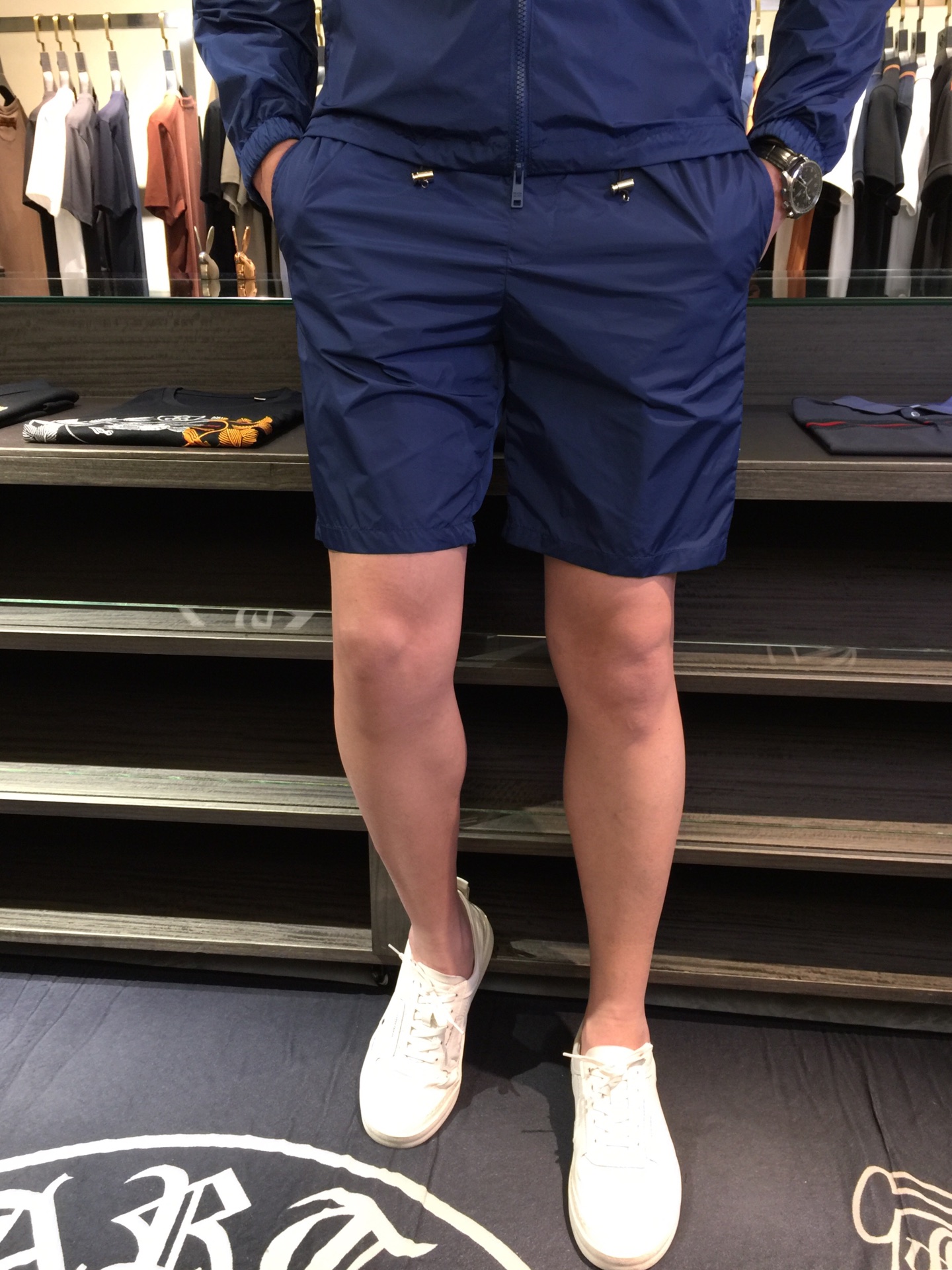 NO:127062,/Set Pants details P Home 2025 new product, men's summer sports and casual suit, hooded cardigan jacket shorts combination, single wear is also very practical, very smooth and comfortable imported fabric, 2025 summer series draws inspiration from the collection elements, suitable for wearing multiple age groups, with multiple craftsmanship integrated, details visible, exquisite and durable!  Blue/Blue blue!  Size M~XXXL (model/125 catties wear M), shorts, jackets & coats, hats, alexander wang19860909/套 裤子细节P家2025新品,男士夏季运动休闲套装,连帽开衫外套短裤的组合,单穿也很实用,非常顺滑舒适的进口面料,2025夏季系列 典藏元素中汲取灵感,适合多个年龄段穿着,多种工艺融入 细节可见 精致又耐看！蓝色/青蓝色！尺码M～XXXL（模特/125斤穿M）,,shorts,jackets & coats,hats,alexander wang,Men's clothing