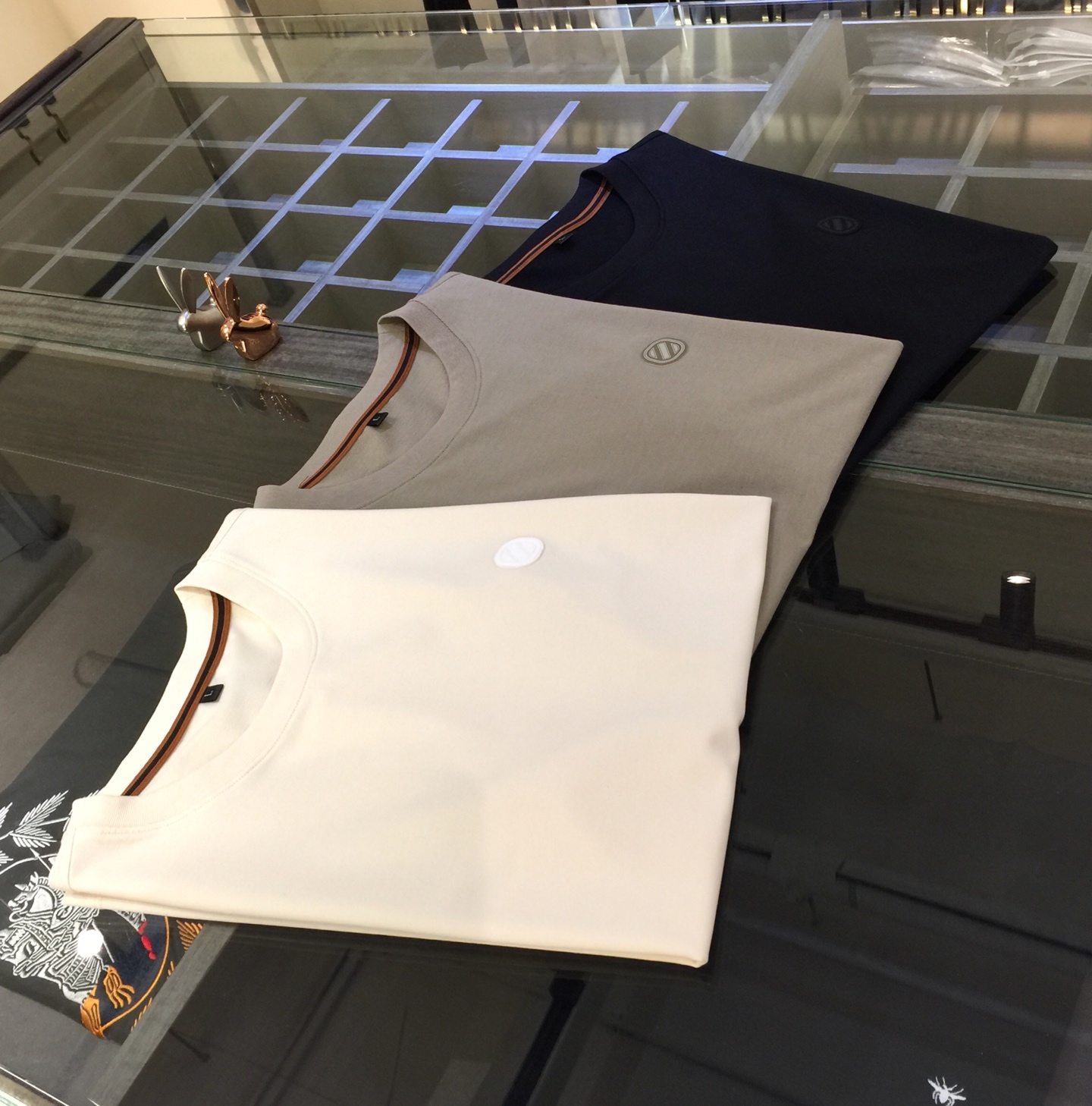 NO:129101,Ze Fat Brother Gospel Summer New Product, Classic and Fashionable Round Neck Half-Sleeve Shirt, Ordered Mercerized Cotton-Line Blend Fabric, Soft and Delicate, Fine Threaded Splicing!  Basic base shirts are indispensable for men's wardrobes. They can be matched with various clothing anytime and anywhere to meet your daily needs. The fabrics and factories we choose are all used by first-tier brands, and the clothes are designed very atmospheric and fashionable and high-end goods!  Dears, hurry up and buy it!  Black/card green/acoust color!  Size M~4XL (model/125 catties wear M), alexander wang19860909Ze家胖哥哥福音夏季新品 经典时尚百搭圆领半袖衫 订织丝光棉麻混纺面料 面料柔软细腻 精细螺纹拼接！男人的衣柜都少不了基础打底衫 随时随地都可以拿来搭配各种服饰 满足您日常生活需求.我们所选择的面料及工厂都是一线品牌所使用的,衣服设计非常的大气时尚 高档货物！亲们赶紧入手！黑色/卡绿色/杏色！尺码M～4XL（模特/125斤穿M）,,alexander wang,Men's clothing