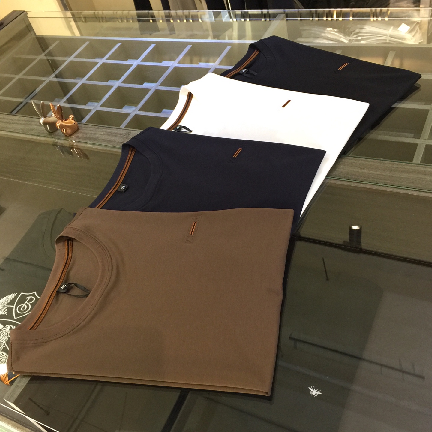 NO:129115,Ze Fat Brother Gospel Summer New Product, Snap All Versions in a flash!  Classic and fashionable versatile round neck short sleeves, exquisite three-dimensional logo design on the chest!  Customized mulberry silk ten-silk super soft fabric. Basic base shirts are indispensable for men's wardrobes. They can be matched with various clothing anytime and anywhere to meet your daily needs. The fabrics and factories we choose are all used by first-tier brands, so we recommend buying them!  Black/white/dark gray/coffee!  Size M~4XL (model/125 catties wear M), T-shirt, alexander wang19860909Ze家胖哥哥福音夏季新品 秒杀一切版本！经典时尚百搭圆领短袖 胸前精美立体Logo设计！订制桑蚕丝天丝超柔软面料 男人的衣柜都少不了基础打底衫 随时随地都可以拿来搭配各种服饰 满足您日常生活需求.我们所选择的面料及工厂都是一线品牌所使用的,推荐入手！黑色/白色/深灰色/咖色！尺码M～4XL（模特/125斤穿M）,,T-shirt,alexander wang,Men's clothing