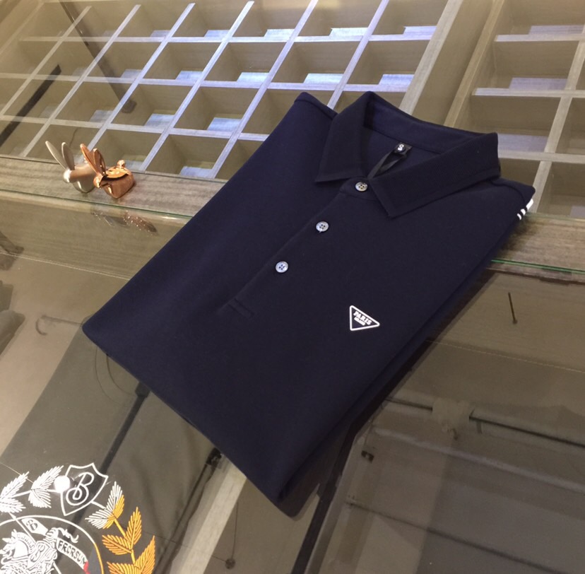 NO:136139,P Family Fat Brother Gospel Summer New Product, Snatch All Versions in a flash!  Classic and fashionable versatile lapel short sleeves, customized mulberry silk silk silk cotton fabric, imported original starting yarn, soft and delicate fabric, basic base shirts are indispensable for men's wardrobe. They can be matched with various clothing anytime and anywhere to meet your daily life needs. The fabrics and factories we choose are all used by first-tier brands, so we recommend buying them!  Dark blue/white/green!  Size M~4XL (model/125 catties wear M), T-shirt, alexander wang19860909P家胖哥哥福音夏季新品 秒杀一切版本！经典时尚百搭翻领短袖 订制桑蚕丝丝光棉面料 进口原版起脚天丝纱线 面料柔软细腻 男人的衣柜都少不了基础打底衫 随时随地都可以拿来搭配各种服饰 满足您日常生活需求.我们所选择的面料及工厂都是一线品牌所使用的,推荐入手！深蓝色/白色/绿色！尺码M～4XL（模特/125斤穿M）,,T-shirt,alexander wang,Men's clothing