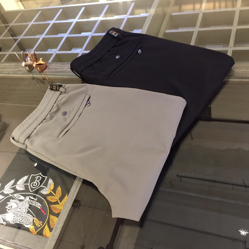 NO:136162,LP Home's latest summer casual pants in 2025. Produced by OEM. Elastic waist design casual pants. Custom imported top-grade fabrics, silk cotton blend. Good comfort. The upper body has no sense of restraint. High-end style, and the upper body makes the legs look slender. It is definitely a rare good product. Black/card color!  Size 29~3837. (Model/125 catties wear 30), loro piana, alexander wang19860909LP家2025夏季最新款休闲裤.代工厂出品.松紧腰设计休闲裤 定制进口顶级面料、蚕丝棉混纺.舒适度佳.上身毫无束缚感.高版型、上身显腿修长.绝对是不可多得的好货.黑色/卡色！尺码29～3837.（模特/125斤穿30）,,loro piana,alexander wang,Men's clothing