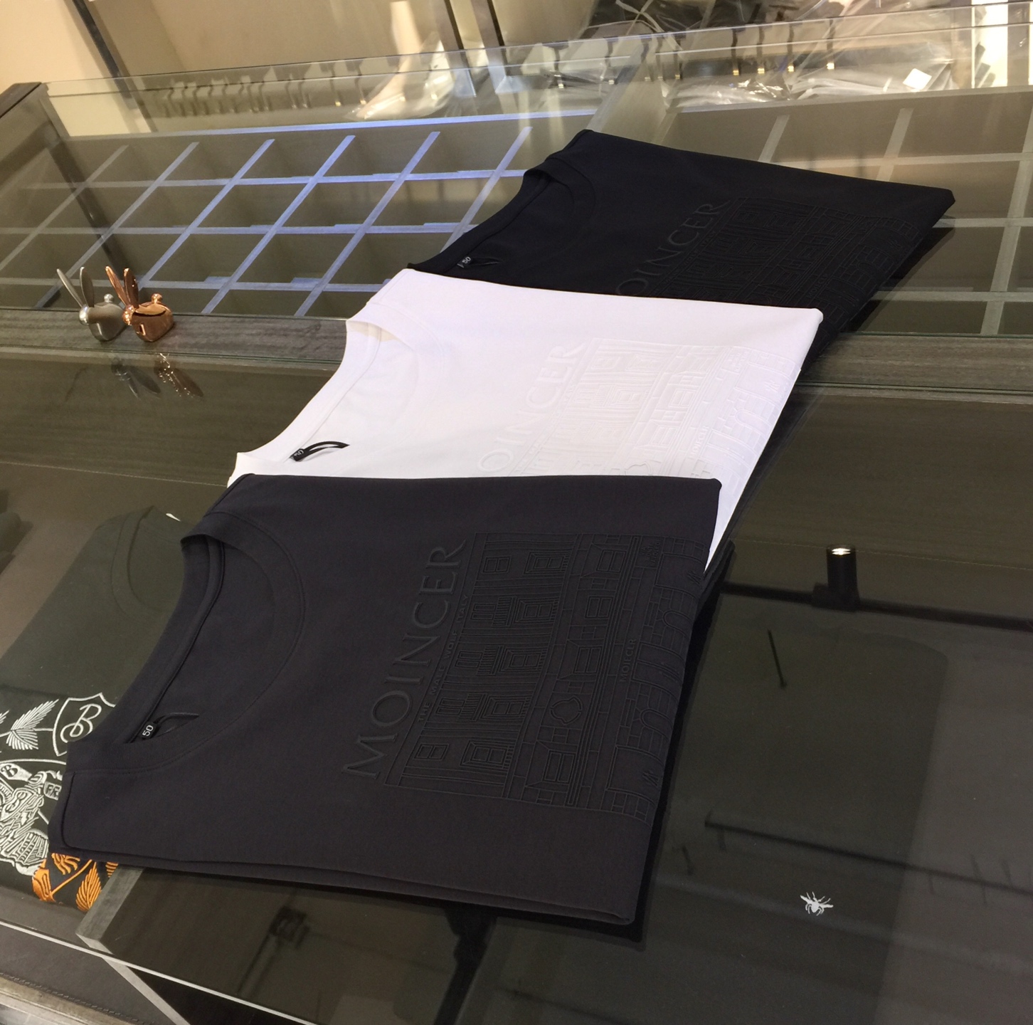 NO:136167,Mo's Fat Brother Gospel Summer New Product, Snap All Versions in a flash!  Classic and fashionable versatile round neck short sleeves, exquisite three-dimensional hot stamping logo design on the chest!  Customized mulberry silk ten-silk super soft fabric. Basic base shirts are indispensable for men's wardrobes. They can be matched with various clothing anytime and anywhere to meet your daily needs. The fabrics and factories we choose are all used by first-tier brands, so we recommend buying them!  Black/white/gray blue!  Size M~4XL (model/125 catties wear M), T-shirt, alexander wang19860909Mo家胖哥哥福音夏季新品 秒杀一切版本！经典时尚百搭圆领短袖 胸前精美立体烫印Logo设计！订制桑蚕丝天丝超柔软面料 男人的衣柜都少不了基础打底衫 随时随地都可以拿来搭配各种服饰 满足您日常生活需求.我们所选择的面料及工厂都是一线品牌所使用的,推荐入手！黑色/白色/灰兰色！尺码M～4XL（模特/125斤穿M）,,T-shirt,alexander wang,Men's clothing