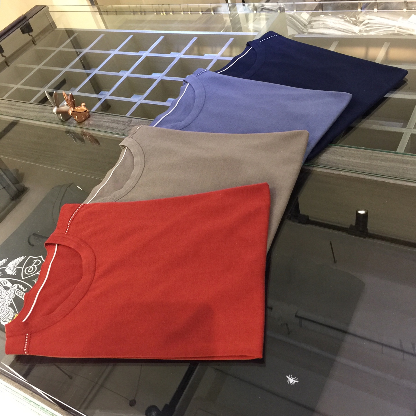 NO:137849,LP home luxury customization ZG gold dictionary solid color top recommendation Round-neck sweater → 60 16-needle arrow-molded pure cotton fabric, stylish outline, exquisite craftsmanship, absolutely luxurious, fashionable and face-saving upper body, customized version of the rich!  Dark blue/light blue/gray green/brick red!  Size M~XXXL (model/jin wear M), loro piano, alexander wang19860909LP家奢华定制 ZG金典纯色顶级推荐 圆领针织衫 → 60支16针箭头纹针织纯棉面料 轮廓有型 精湛工艺 上身绝对奢华时尚有面子 土豪定制版！深蓝色/浅蓝色/灰绿色/砖红色！尺码M～XXXL（模特/斤穿M）,,loro piana,alexander wang,Men's clothing