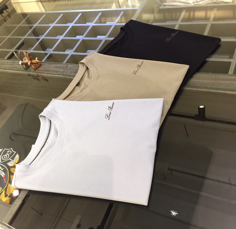 NO:140683,LP Fat Brother Gospel Summer New Product, Classic and Fashionable Round Neck Half-Sleeve Shirt, Ordered Mercerized Cotton-Line Blend Fabric, Soft and Delicate, Fine Threaded Splicing!  Basic base shirts are indispensable for men's wardrobes. They can be matched with various clothing anytime and anywhere to meet your daily needs. The fabrics and factories we choose are all used by first-tier brands, and the clothes are designed very atmospheric and fashionable and high-end goods!  Dears, hurry up and buy it!  Black/card green/light blue!  Size M~4XL (model/125 catties wear M), loro piana, alexander wang19860909LP家胖哥哥福音夏季新品 经典时尚百搭圆领半袖衫 订织丝光棉麻混纺面料 面料柔软细腻 精细螺纹拼接！男人的衣柜都少不了基础打底衫 随时随地都可以拿来搭配各种服饰 满足您日常生活需求.我们所选择的面料及工厂都是一线品牌所使用的,衣服设计非常的大气时尚 高档货物！亲们赶紧入手！黑色/卡绿色/淡蓝色！尺码M～4XL（模特/125斤穿M）,,loro piana,alexander wang,Men's clothing