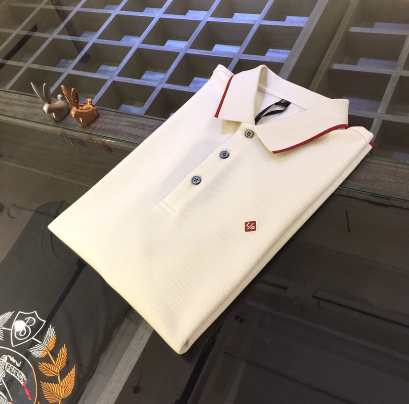 NO:160302,LP Fat Brother Gospel Summer New Product, Snap All Versions in a flash!  Classic and fashionable versatile lapel short sleeves, customized mulberry silk silk silk cotton fabric, imported original starting yarn, soft and delicate fabric, basic base shirts are indispensable for men's wardrobe. They can be matched with various clothing anytime and anywhere to meet your daily life needs. The fabrics and factories we choose are all used by first-tier brands, so we recommend buying them!  Dark blue/beige/brick red!  Size M~4XL (model/125 catties wear M), loro piana, T-shirt, alexander wang19860909LP家胖哥哥福音夏季新品 秒杀一切版本！经典时尚百搭翻领短袖 订制桑蚕丝丝光棉面料 进口原版起脚天丝纱线 面料柔软细腻 男人的衣柜都少不了基础打底衫 随时随地都可以拿来搭配各种服饰 满足您日常生活需求.我们所选择的面料及工厂都是一线品牌所使用的,推荐入手！深蓝色/米色/砖红色！尺码M～4XL（模特/125斤穿M）,,loro piana,T-shirt,alexander wang,Men's clothing