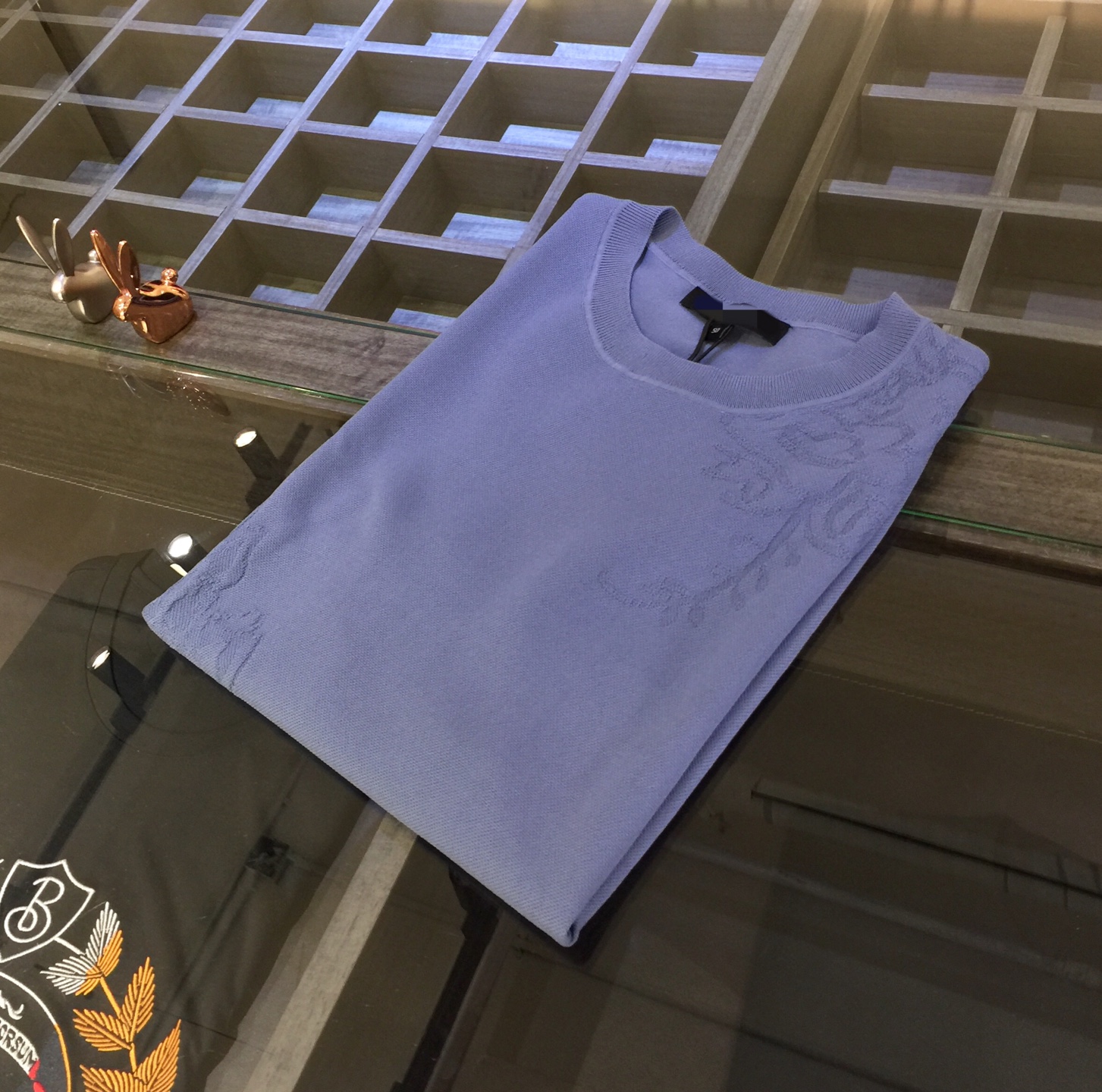 NO:151228,A big recommendation!  The latest series of 2025AW, versatile commuting at work, elegant design, a must-have for business elites!  Use high-weight mulberry silk Yilit blended knitted foot cloth fabric!  Jacquard craft design for clothes!  Wen Ru is soft, delicate and soft, and the upper body is naturally comfortable. The round neck business casual slim fit can be worn both in business and leisure, which highlights the overall styling and slim body feel. The overall craftsmanship line is really impeccable. This kind of fashion all adds points to urban fashion people and has a more gentlemanly charm!  Size M~XXXL (model 175/125 catties wear M), alexander wang19860909A家重磅推荐！2025AW最新系列 上班通勤百搭 富于优雅的设计感 商务精英必备！采用高克重桑蚕丝伊力特混纺针织起脚布面料！衣身提花工艺设计！温儒柔软 细腻柔软 上身自然是舒适 圆领商务休闲修身款 无论是商务还是休闲时候都可穿搭 非常的凸显整体的造型感以及修身上身感 整体的工艺车线真的是无可挑剔的 这样的一款时装 无不为都市时尚人士加分 更加的绅士韵味十足范！尺码M～XXXL（模特175/125斤穿M）,,alexander wang,Men's clothing