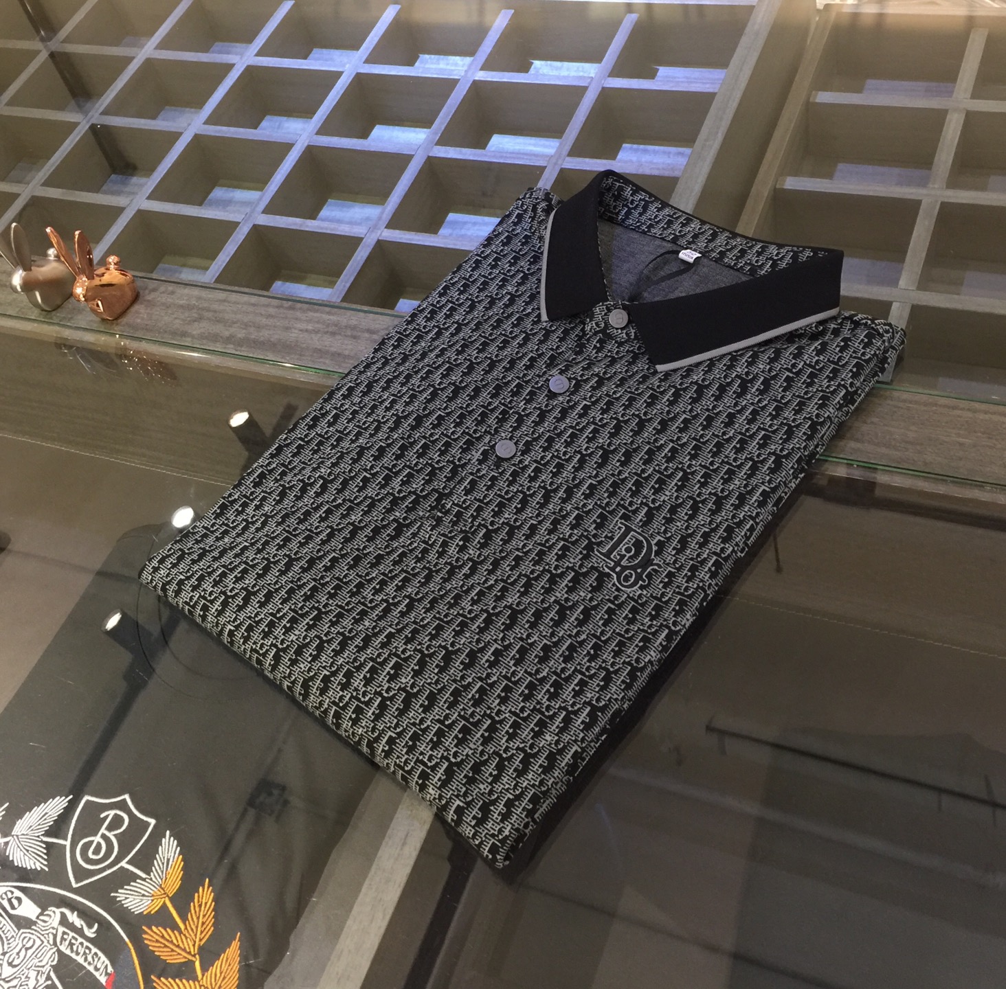 NO:151250,Dijia’s latest short-sleeved lapel shirt in summer 2025!  High-end Tennis Bead Floor Cotton fabric, breathable, comfortable, delicate and soft, all original customized products, and the chest brand logo embroidery craftsmanship!  Jacquard clothes!  High-end quality!  High-quality shipment, fashionable and stylish upper body!  Size M~XXXL (model 175/125 catties wear M), dior, T-shirt, alexander wang19860909迪家2025夏季最新发布短袖翻领衫！高档天丝珠地棉面料,透气舒适细腻柔软,面料,辅料全部原版定制出品,胸前品牌Logo刺绣工艺！衣身提花！品质高端！高品质出货,上身时尚有型！尺码M～XXXL（模特175/125斤穿M）,,dior,T-shirt,alexander wang,Men's clothing