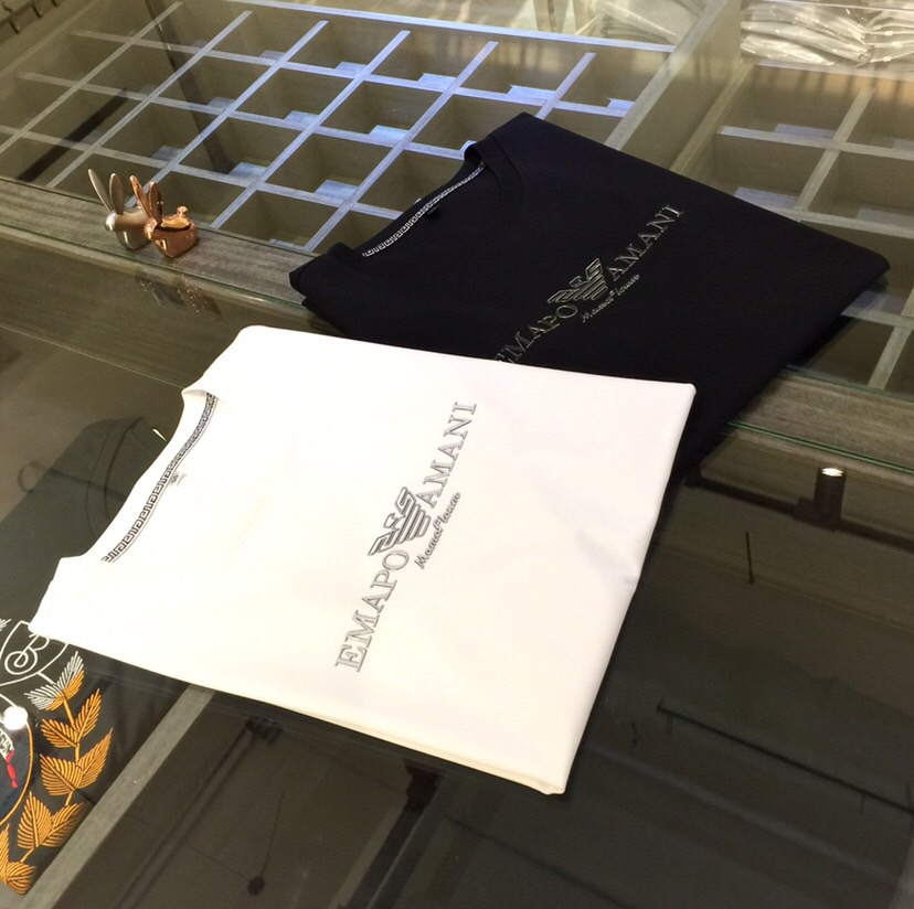 NO:477048,Ajia 2025 summer new product, instantly kill all versions!  Classic and fashionable versatile round neck short sleeves, customized mercerized cotton super soft fabric, three-dimensional logo on the chest!  Basic base shirts are indispensable for men's wardrobe. They can be matched with various clothing anytime and anywhere to meet your daily needs. The fabrics and factories we choose are all used by first-tier brands, so we recommend buying them!  Black/white!  Size M~XXXL (model/125 catties wear M), T-shirt, alexander wang19860909A家2025夏季新品 秒杀一切版本！经典时尚百搭圆领短袖 订制丝光棉超柔软面料 胸前立体Logo！男人的衣柜都少不了基础打底衫 随时随地都可以拿来搭配各种服饰 满足您日常生活需求.我们所选择的面料及工厂都是一线品牌所使用的,推荐入手！黑色/白色！尺码M～XXXL（模特/125斤穿M）,,T-shirt,alexander wang,Men's clothing