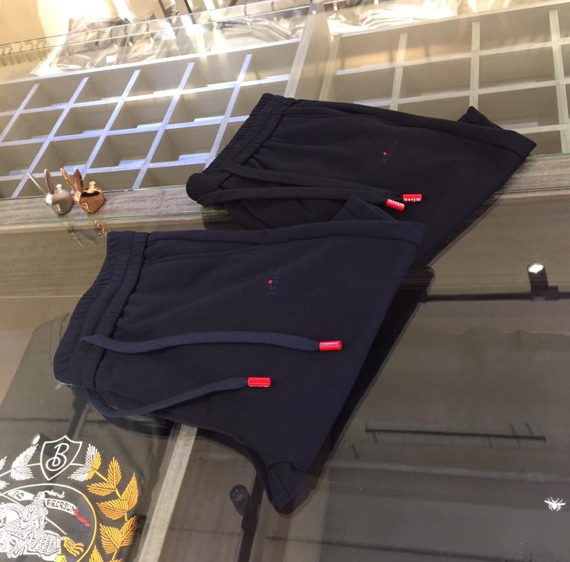 NO:474519,Kijia's latest summer shorts in 2025. Production from OEM. Elastic waist design casual pants. Custom imported top-grade fabrics, combed cotton blend. Good comfort. The upper body has no sense of restraint. High-end style, and the upper body makes the legs look slender. It is definitely a rare good product. Black/dark blue!  Size M~4XL (model/125 catties wear M), shorts, alexander wang19860909Ki家2025夏季最新款短裤.代工厂出品.松紧腰设计休闲裤 定制进口顶级面料、精梳棉混纺.舒适度佳.上身毫无束缚感.高版型、上身显腿修长.绝对是不可多得的好货.黑色/深蓝色！尺码M～4XL（模特/125斤穿M）,,shorts,alexander wang,Men's clothing