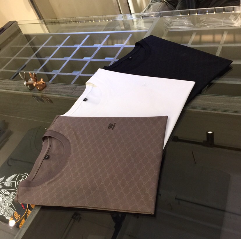 NO:474494,Bv family’s important recommendation!  The latest series of 2025AW, versatile to work and commuting, full of elegant design, a must-have for business elites, using Tiansi Si Si Si Si Si Si Si Si Si Si Si Si Si Si Si Si Si Si Si Si Si Si Si Si Si Si Si Si Si Si Si Si Si Si Si Si Si Si Si Si Si Si Si Si Si Si Si Si Si Si Si Si Si Si Si Si Si Si Si Si Si Si Si Si Si Si Si Si Si Si Si Si Si Si Si Si Si Si Si Si Si Si Si Si Si Si Si Si Si Si Si Si Si Si Si Si Si Si Si Si Si Si Si Si Si Si Si Si Si Si Si Si Si Si Si Shi Made in Business and Leisure, Used in Business and Leisure, Integrated logo design for the dress!  It highlights the overall styling and body-slimming feeling. The overall craftsmanship line is really impeccable. This round-neck fashion all adds points to urban fashion people and has a more gentlemanly charm!  Black/white/coffee!  Size M~XXXL (model/125 catties wear M), bottega veneta, alexander wang19860909Bv家重磅推荐！2025AW最新系列 上班通勤百搭 富于优雅的设计感 商务精英必备 采用天丝丝光一体成型起脚面料 温儒柔软 细腻柔软 上身自然是舒适 圆领商务休闲修身款 无论是商务还是休闲时候都可穿搭 整衣精美logo设计！非常的凸显整体的造型感以及修身上身感 整体的工艺车线真的是无可挑剔的 这样的一款圆领时装 无不为都市时尚人士加分 更加的绅士韵味十足范！黑色/白色/咖色！尺码M～XXXL（模特/125斤穿M）,,bottega veneta,alexander wang,Men's clothing