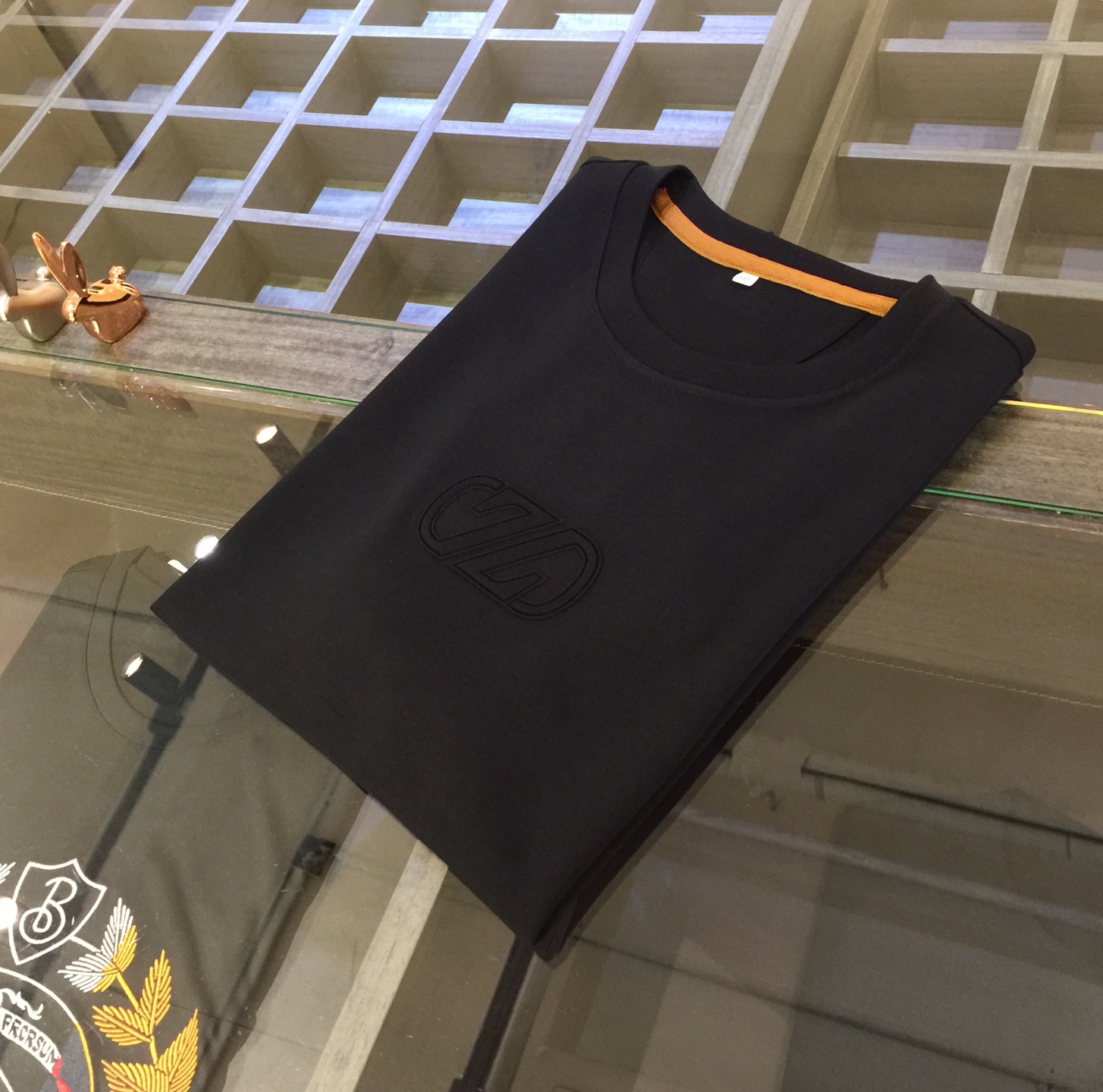 NO:474573,Zejia's new summer 2025 product, instantly kill all versions!  Classic and fashionable versatile round neck short sleeves, three-dimensional brand logo design on the chest!  Customized mulberry silk ten-silk super soft fabric. Basic base shirts are indispensable for men's wardrobes. They can be matched with various clothing anytime and anywhere to meet your daily needs. The fabrics and factories we choose are all used by first-tier brands, so we recommend buying them!  Size M~XXXL (model 175/125 catties wear M), T-shirt, alexander wang19860909Ze家2025夏季新品 秒杀一切版本！经典时尚百搭圆领短袖 胸前立体品牌Logo设计！订制桑蚕丝天丝超柔软面料 男人的衣柜都少不了基础打底衫 随时随地都可以拿来搭配各种服饰 满足您日常生活需求.我们所选择的面料及工厂都是一线品牌所使用的,推荐入手！尺码M～XXXL（模特175/125斤穿M）,,T-shirt,alexander wang,Men's clothing