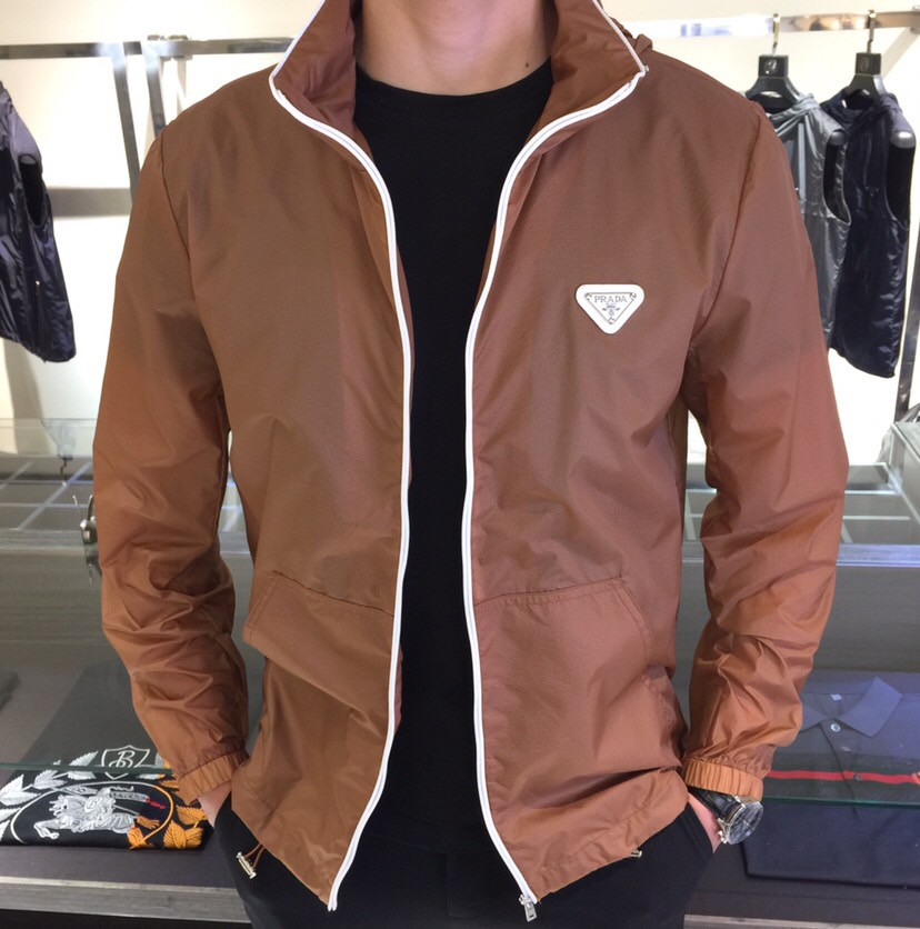 NO:517681,Pjia’s new summer sun protection suit is coming!  The fabric after the fine blending feels smooth and firm, light and breathable, and it also plays an outdoor sun protection role, combining natural beauty and comfort. The upper body style is cut cleanly and cleanly, showing a different hazy structural beauty on the clear and refreshing fabric. It is exquisite but not abrupt, and it is well integrated with the clothes. It is also essential to have a decent and elegant summer sun protection suit in the wardrobe!  Black/Coffee!  Size M~XXXL (model/kilogram wear M), alexander wang19860909P家2025夏季新款防晒服来袭！通过精工混纺之后的面料,手感细滑坚挺,轻薄、透气性强,同时又起到户外防晒作用,兼具自然美感跟舒适度.上身版型裁剪简洁干净,在清透净爽的面料上显现出了不一样朦胧的结构性美感来.精致却不显突兀,很好的与衣服合为一体.衣柜中拥有一件得体风度翩翩的夏日防晒服也是必不可少的！黑色/咖色！尺码M～XXXL（模特/斤穿M）,,alexander wang,Men's clothing