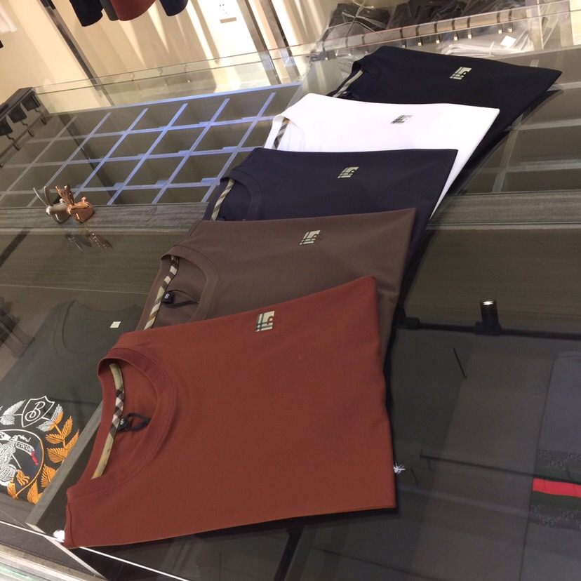 NO:517682,The new summer product of Fat Brother B’s Gospel of Fat Brother in the B family, kill all versions in seconds!  Classic and fashionable versatile round neck short sleeves, exquisite three-dimensional logo design on the chest!  Customized mulberry silk ten-silk super soft fabric. Basic base shirts are indispensable for men's wardrobes. They can be matched with various clothing anytime and anywhere to meet your daily needs. The fabrics and factories we choose are all used by first-tier brands, so we recommend buying them!  Black/white/dark grey/coffee/brown red!  Size M~4XL (model/125 catties wear M), T-shirt, alexander wang19860909B家胖哥哥福音夏季新品 秒杀一切版本！经典时尚百搭圆领短袖 胸前精美立体Logo设计！订制桑蚕丝天丝超柔软面料 男人的衣柜都少不了基础打底衫 随时随地都可以拿来搭配各种服饰 满足您日常生活需求.我们所选择的面料及工厂都是一线品牌所使用的,推荐入手！黑色/白色/深灰色/咖色/褐红色！尺码M～4XL（模特/125斤穿M）,,T-shirt,alexander wang,Men's clothing