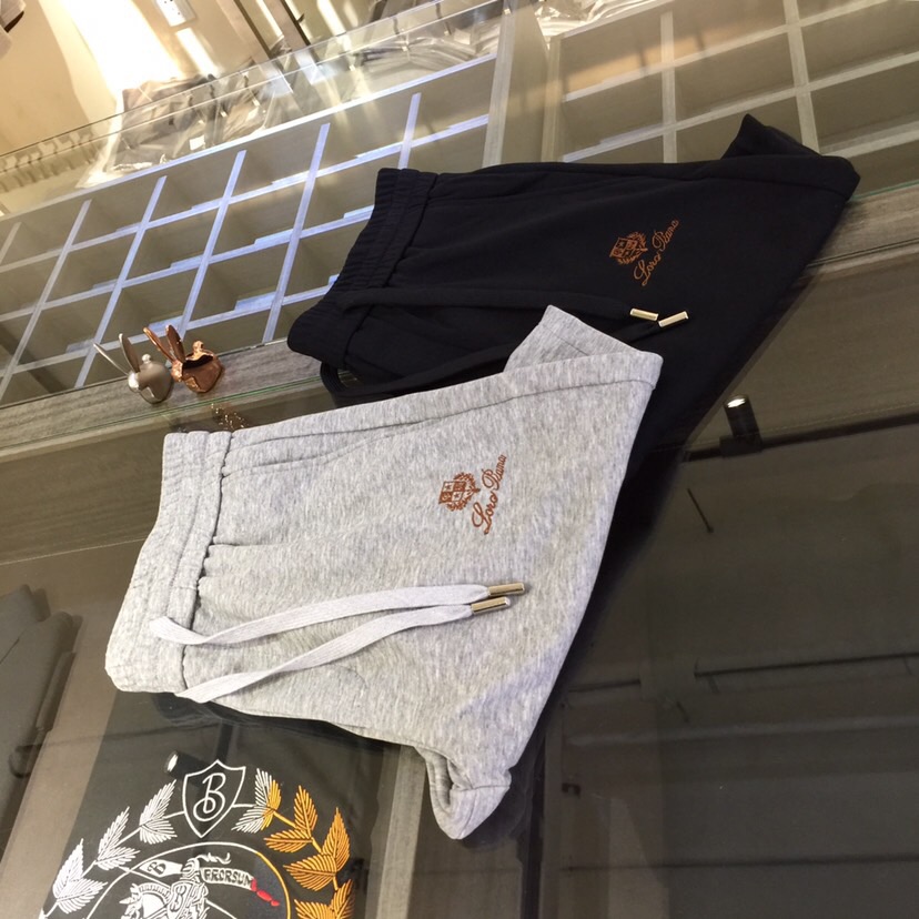 NO:432943,LP Home's latest summer shorts in 2025. Production from OEM. Elastic waist design casual pants. Custom imported top-grade fabrics, combed cotton blend. Good comfort. The upper body has no sense of restraint. The high-end style and the upper body make the legs look slender. It is definitely a rare good product. Black/gray!  Size M～4XL (model/catties wear M), loro piana, shorts, alexander wang19860909LP家2025夏季最新款短裤.代工厂出品.松紧腰设计休闲裤 定制进口顶级面料、精梳棉混纺.舒适度佳.上身毫无束缚感.高版型、上身显腿修长.绝对是不可多得的好货.黑色/灰色！尺码M～4XL（模特/斤穿M）,,loro piana,shorts,alexander wang,Men's clothing