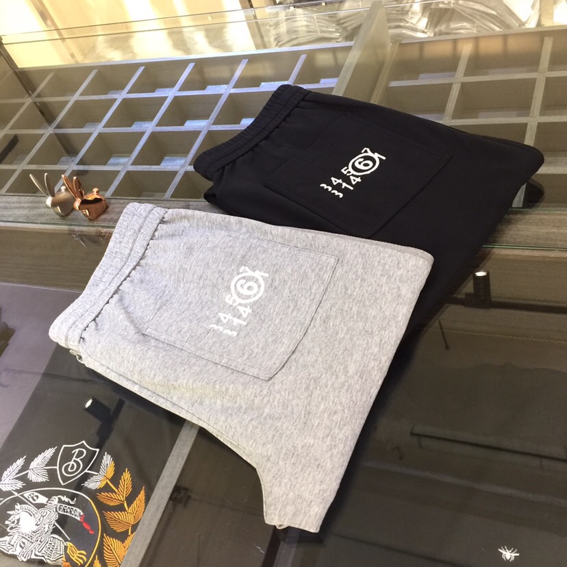 NO:486153,Original single 2025 summer new model. Production from OEM. Elastic waist casual pants. Custom imported top-grade fine cotton fabric blend. Good comfort. There is no sense of restraint on the upper body. Side webbing splicing design!  High-end style, long legs on the upper body. It is definitely a rare good product. Black/Gray!  Size 30~3837. (Model/125 catties wear 30), alexander wang19860909原单2025夏季新款.代工厂出品.松紧腰休闲裤 定制进口顶级精棉面料混纺.舒适度佳.上身毫无束缚感.侧边织带拼接设计！高版型、上身显腿修长.绝对是不可多得的好货.黑色/灰色！尺码30～3837.（模特/125斤穿30）,,alexander wang,Men's clothing