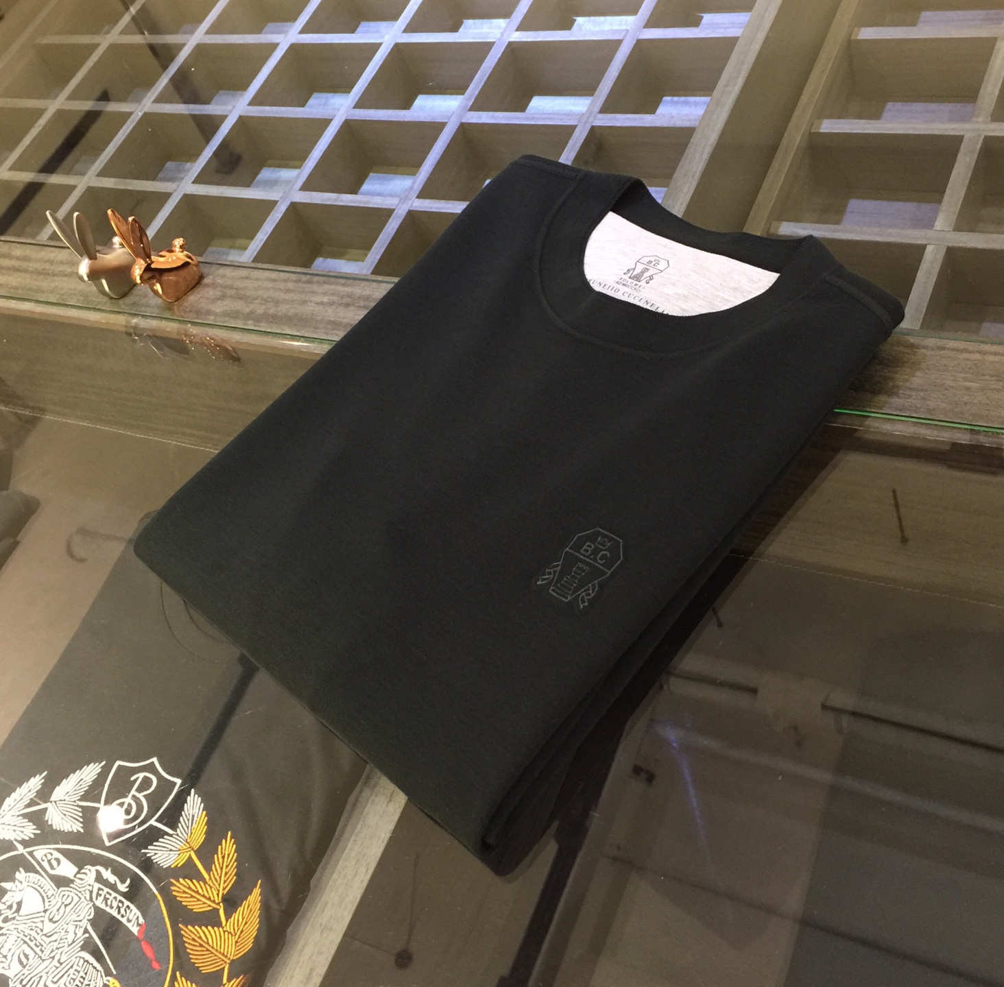 NO:521180,BC Fat Brother Gospel 1975AW autumn and winter latest Tiansi sweater series, versatile and basic style for commuting to work, round neck design!  A must-have for business elites. It uses Tiansi Mulberry Silk Wool fabric. Wenru soft, delicate and soft. Wear it alone in spring and autumn, and base it in winter!  The upper body is naturally comfortable. The business and casual slim fit can be worn in both business and leisure!  The overall craftsmanship line is really impeccable!  Versatile!  Black/Dark Green/Dark Blue/Dark Purple/Brick Red!  Size M~4XL (model/catties wear M), chanel, sweaters, alexander wang19860909BC家胖哥哥福音1975AW秋冬最新天丝毛衣系列 上班通勤百搭基本款 圆领设计！商务精英必备 采用天丝桑蚕丝羊毛面料 温儒柔软 细腻柔软 春秋单穿、冬天打底！上身自然是舒适 商务休闲修身款 无论是商务还是休闲时候都可穿搭配！整体的工艺车线真的是无可挑剔的！百搭！黑色/暗绿色/深蓝色/暗紫色/砖红色！尺码M～4XL（模特/斤穿M）,,chanel,sweaters,alexander wang,Men's clothing