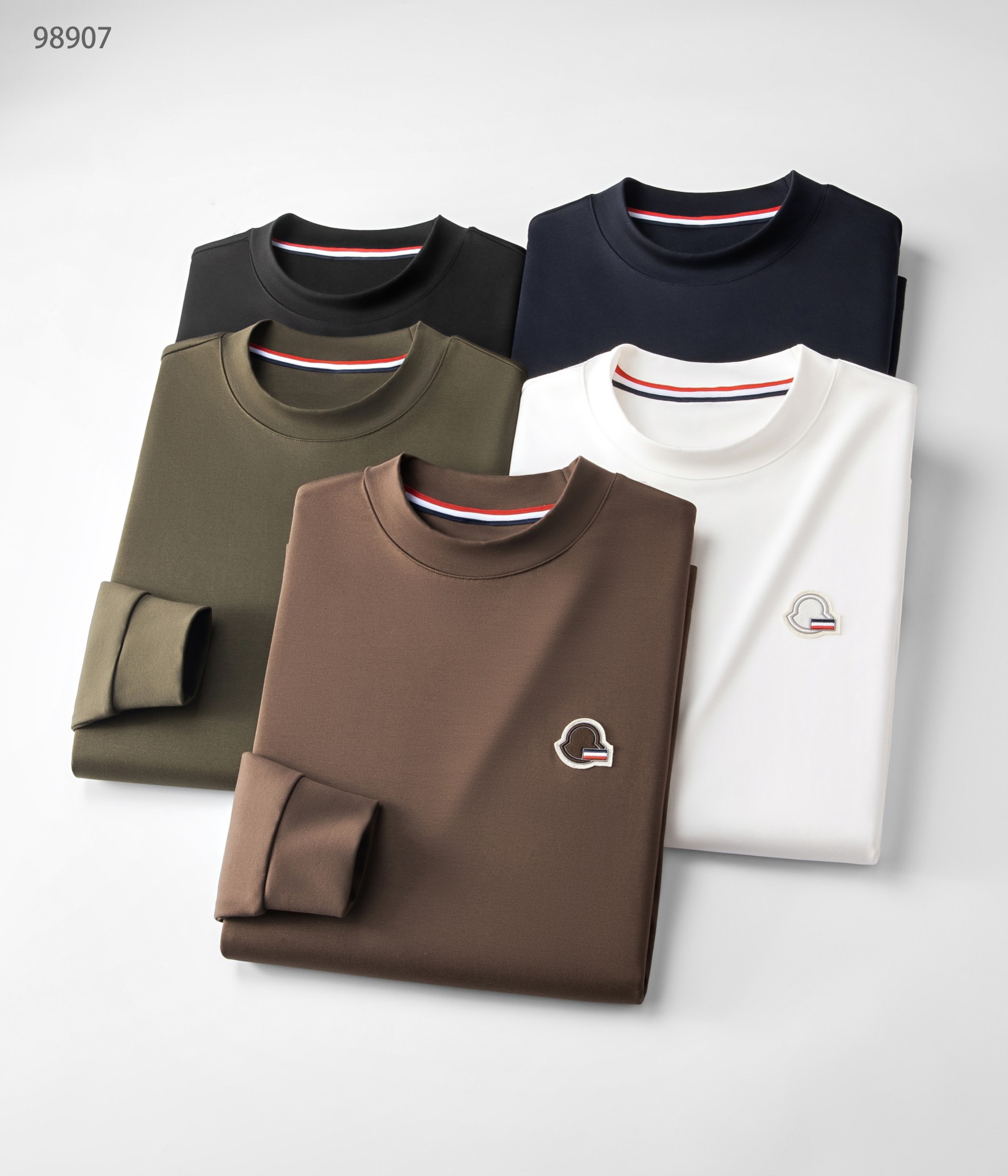 NO:545319,Mo's Fat Brother Gospel New Products in Fall and Winter Classic and Fashionable versatile Micro High Neck Long Sleeve Shirt Ordered Fabric (Fleece High-Stretch Modal Mercerated Cotton) Fabric Soft and Delicate, Exquisite Three-dimensional Ironing Logo on the chest!  Basic base shirts are indispensable for men's wardrobes. They can be matched with various clothing anytime and anywhere to meet your daily needs. The fabrics and factories we choose are all used by first-tier brands, and the clothes are designed very atmospheric and fashionable and high-end goods!  Dears, hurry up and buy it!  Black/white/dark blue/dark green/dark brown!  Size M~4XL (model/125 catties wear M), alexander wang19860909Mo家胖哥哥福音秋冬新品 经典时尚百搭微高领长袖衫 订织面料（抓绒高支莫代尔丝光棉）面料柔软细腻 胸前精美立体烫压Logo！男人的衣柜都少不了基础打底衫 随时随地都可以拿来搭配各种服饰 满足您日常生活需求.我们所选择的面料及工厂都是一线品牌所使用的,衣服设计非常的大气时尚 高档货物！亲们赶紧入手！黑色/白色/深蓝色/深绿色/深咖色！尺码M～4XL（模特/125斤穿M）,,alexander wang,Men's clothing