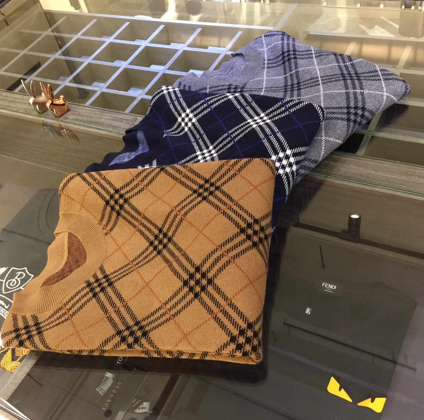 NO:545388,B home 2025 autumn and winter new sweater!  Made of Tasmanian wool. High quality is naturally the first choice for everyone. Simple but not simple. The upper body is invincible and soft, caring for your skin. It is soft and comfortable. It is thick and warm, and the upper body is excellent. A must-have for urban casual business!  Grey/dark blue/khaki!  Size M~XXXL (model 175/125 catties wear M), sweaters, alexander wang19860909B家2025秋冬新款毛衣！塔斯马尼亚羊毛制成.高品质自然是大家的首选 简约但不简单. 上身无敌柔软 呵护着您的肌肤. 柔软舒适.厚实保暖,上身效果超棒. 都市休闲商务必备款！灰色/深蓝色/卡其色！尺码M～XXXL（模特175/125斤穿M）,,sweaters,alexander wang,Men's clothing