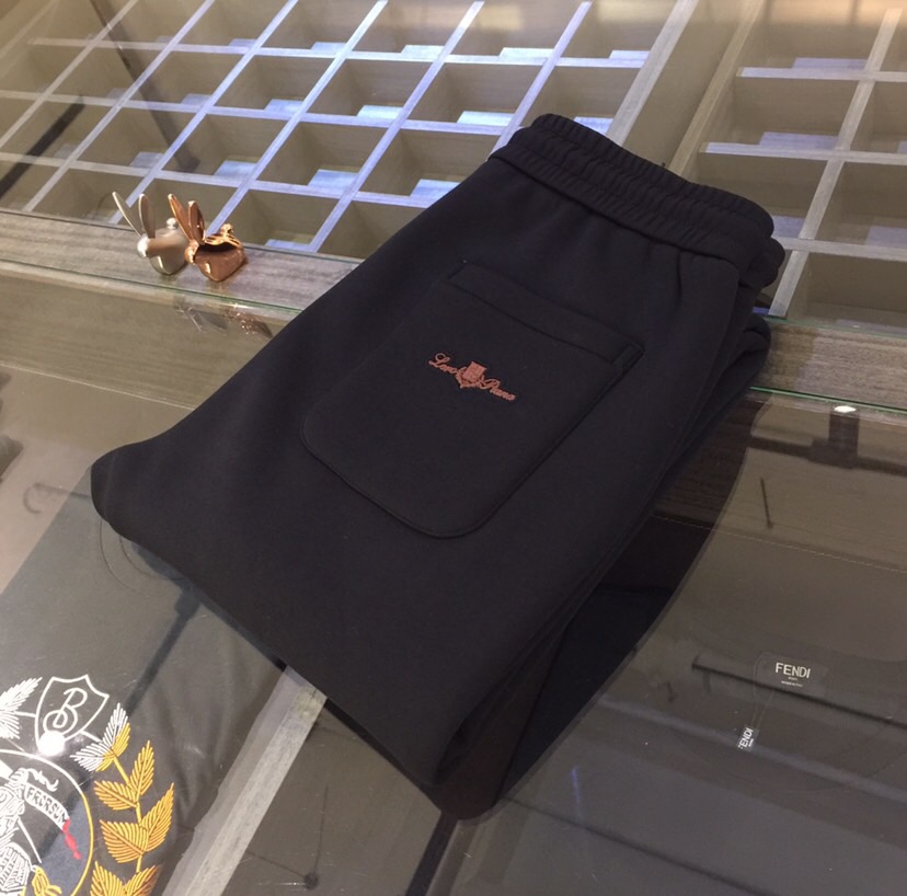 NO:703846,LP's latest 2025 autumn and winter style. Produced by OEM. Stretch casual pants. Customized imported top-grade fabrics, combed cotton blended fabrics!  It has good comfort. There is no sense of restraint on the upper body. It has a high shape and the upper body shows slender legs. It is definitely a rare good product. It is lined with velvet!  Size 29~3837. (Model weighs 175/125 pounds and wears 30),, loro piana,19860909LP家2025秋冬最新款.代工厂出品.弹力休闲裤 定制进口顶级面料、精梳棉混纺面料！舒适度佳.上身毫无束缚感.高版型、上身显腿修长.绝对是不可多得的好货.内里加绒！尺码29～3837.（模特175/125斤穿30）,,loro piana,,Men's clothing