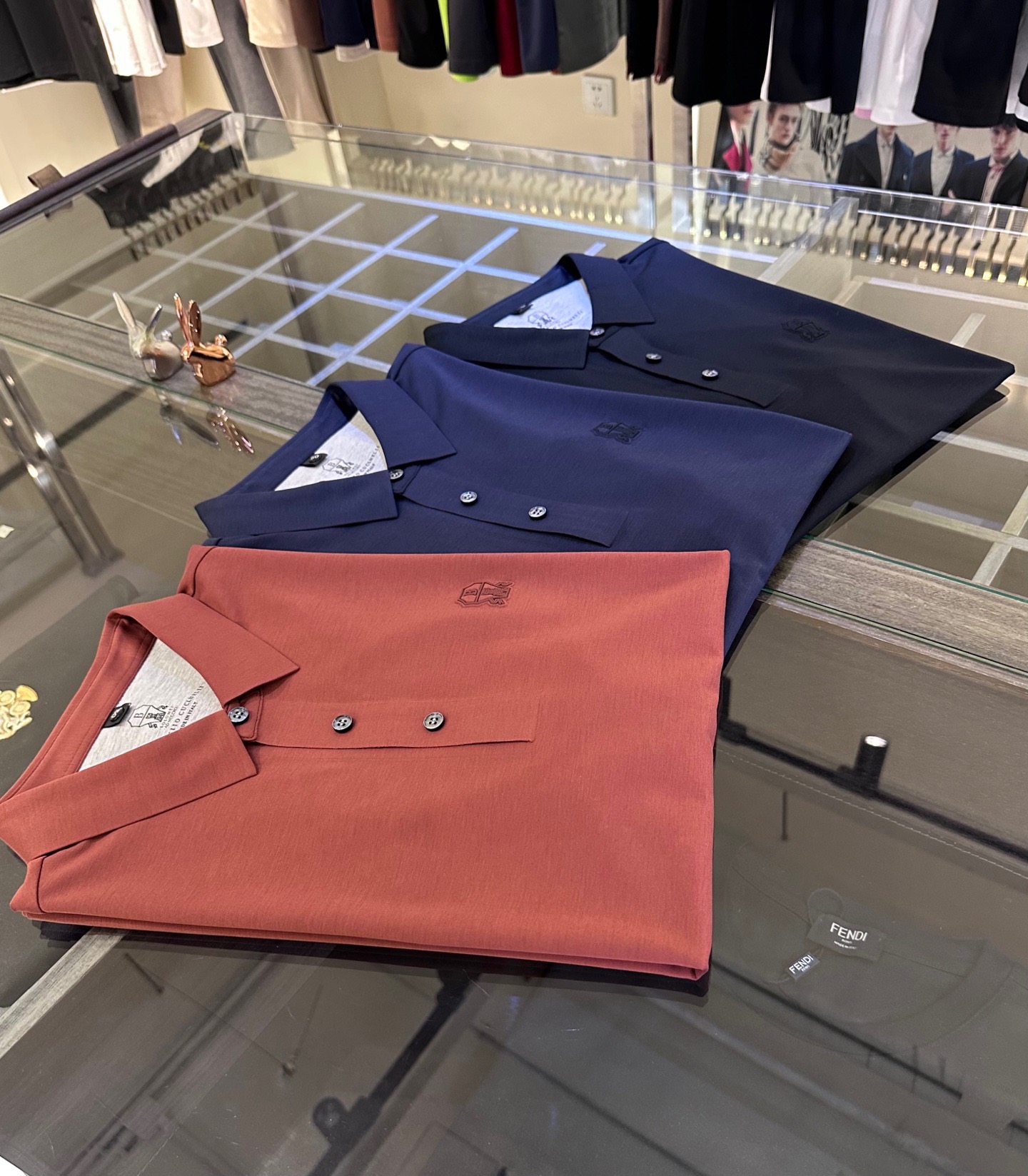 NO:902941,BC's Fat Brother Gospel 1976 new summer product kills all versions instantly!  Classic, fashionable and versatile lapel short sleeves. Customized Tencel cotton fabric. Imported original seamless craftsmanship!  The fabric is soft and delicate and can be used to match various clothing anytime and anywhere to meet your daily needs. The fabrics and factories we choose are all used by first-line brands, so we recommend buying them!  Black/Dark Blue/Brick Red!  Sizes L～XXXL (/catties wears L),,chanel,T-shirt,19860909BC家胖哥哥福音1976夏季新品 秒杀一切版本！经典时尚百搭翻领短袖 订制天丝棉面料 进口原版无缝工艺！面料柔软细腻 随时随地都可以拿来搭配各种服饰 满足您日常生活需求.我们所选择的面料及工厂都是一线品牌所使用的,推荐入手！黑色/深蓝色/砖红色！尺码L～XXXL（/斤穿L）,,chanel,T-shirt,,Men's clothing