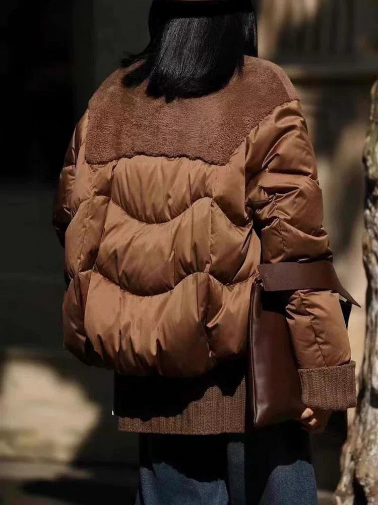 Luxurious Women’s Outfits: High-End Quality Furs for Elegance and Warmth - 图片 8