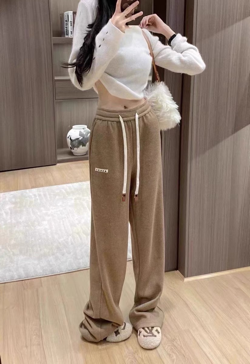High-End Women’s Clothes: Embroidered Letter Design and Broad-Legged Pants in Various Sizes - 图片 2