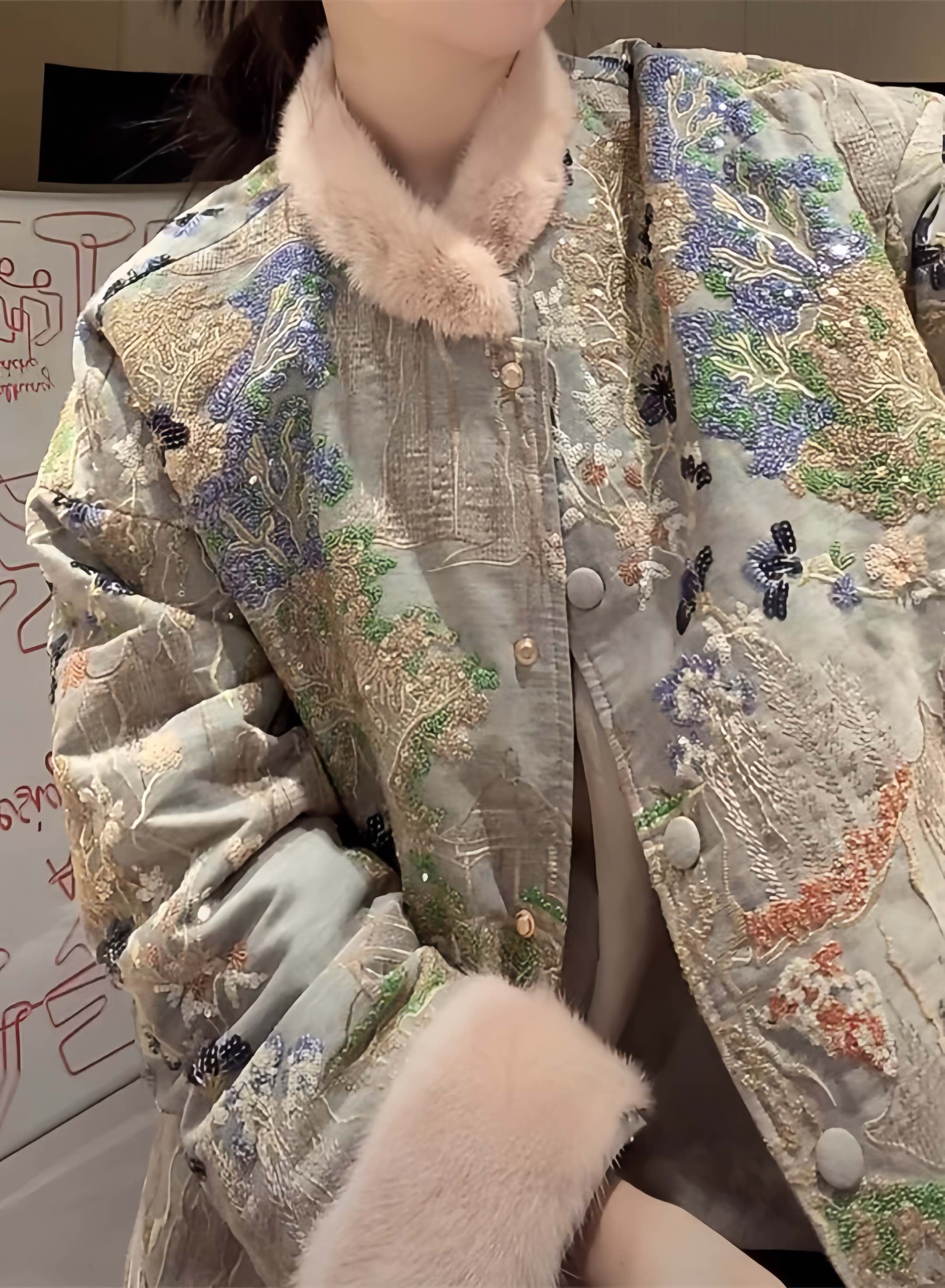 High-End Custom-Made Women’s Suit Unveiled from Dust Bag with Special Bomb Detail - 图片 9