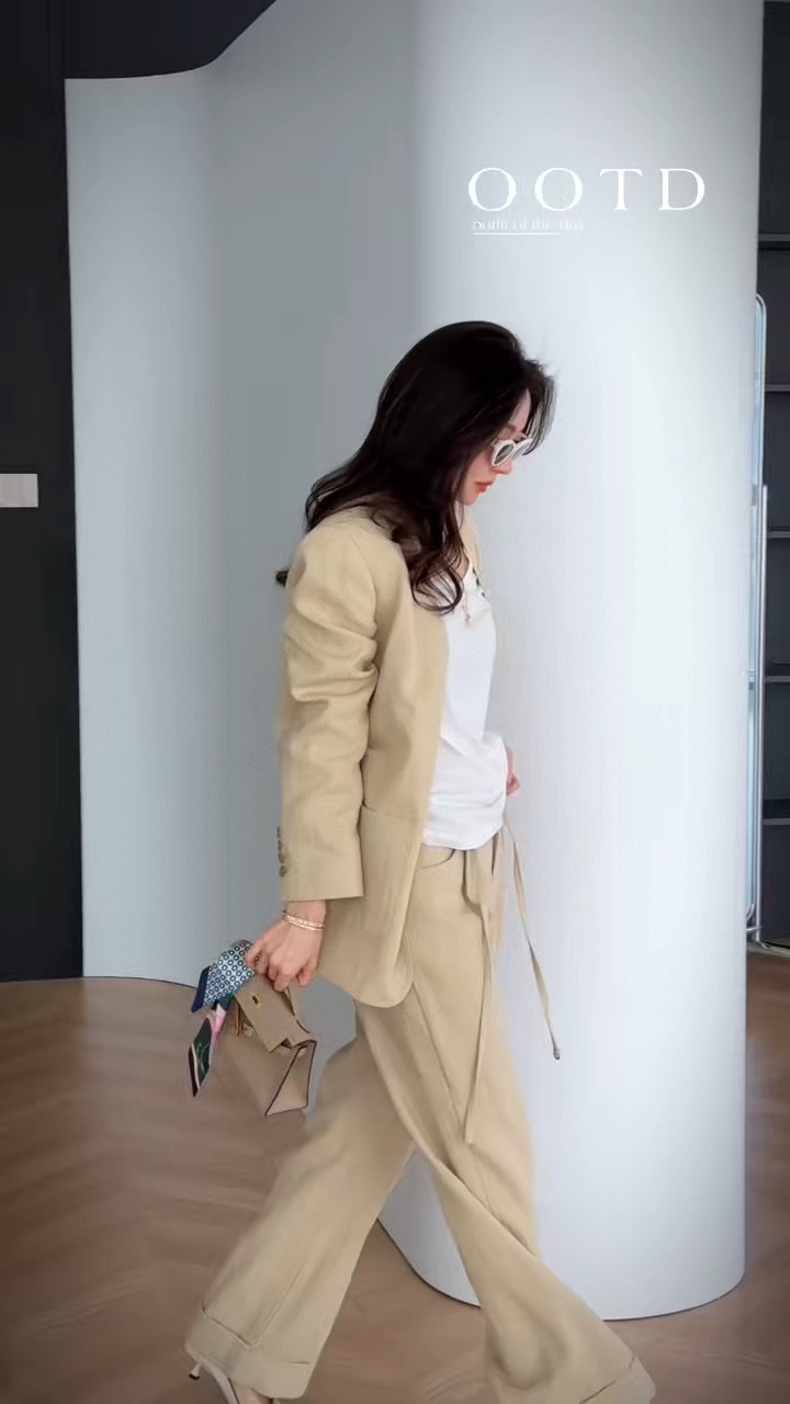 “High-Quality Women’s Suit with Classic Design for Long-Legged Look” - 图片 8