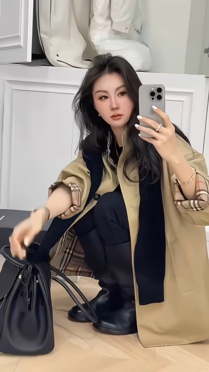 Elegant Color Block Plaid Trench Coat - Relaxed Fit, Stylish Outerwear