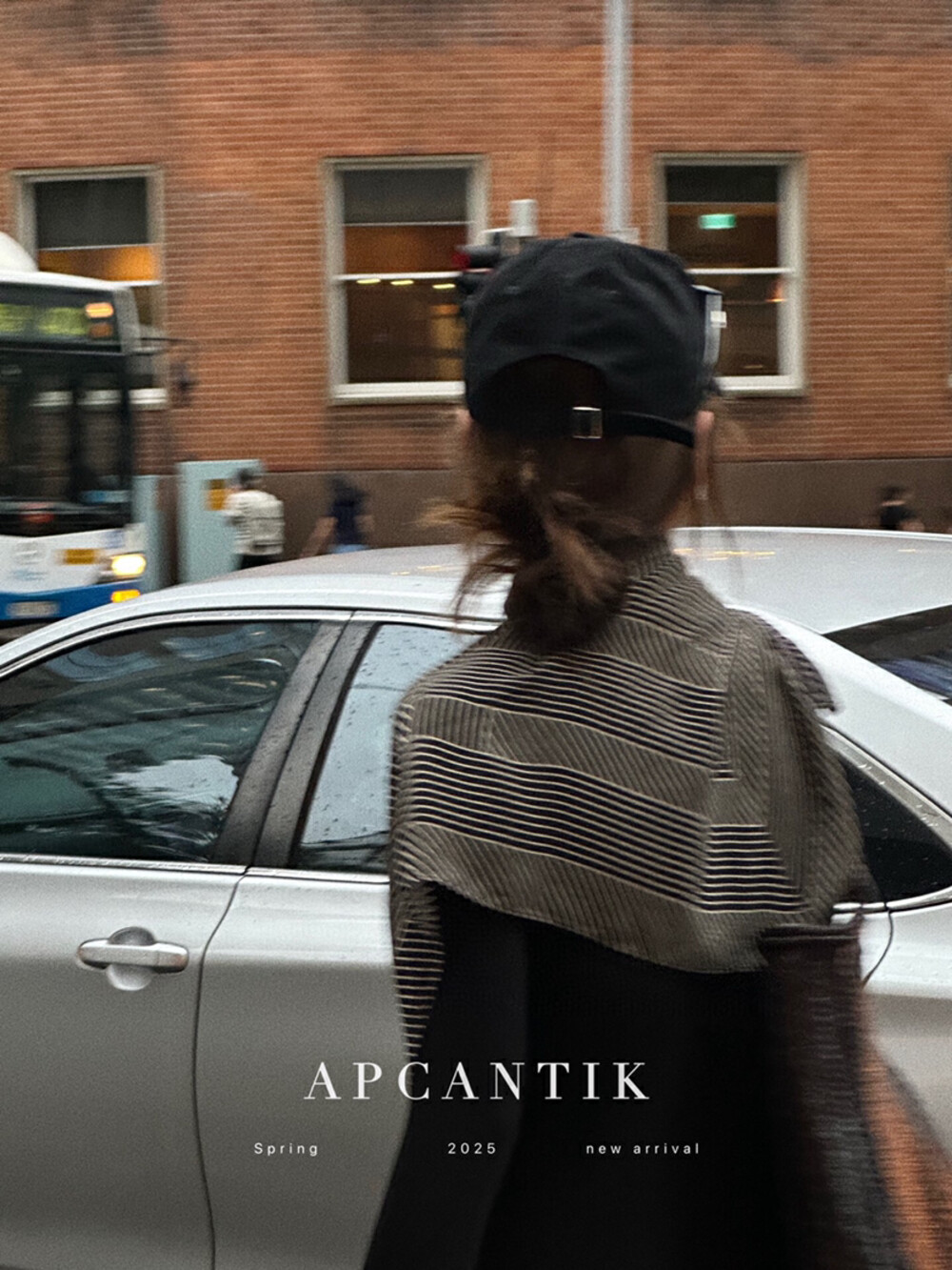 “High-Quality Women’s Outfit: Designer Shawl + Dresses with Classic Stripes and Skin Combinations” - 图片 9
