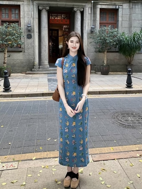 Elegant Floral Embroidered Cheongsam Dress - French Inspired Design 1 Elegant Floral Embroidered Cheongsam Dress - French Inspired Design