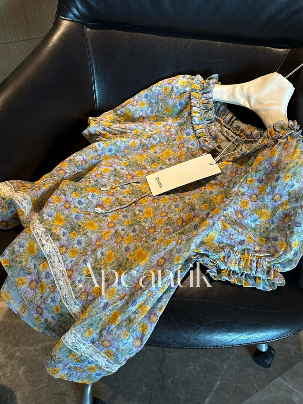 “High-End Quality Women’s Cloewe with Packaging: French Grace and Retro-Herms Design for Spring” - 图片 4
