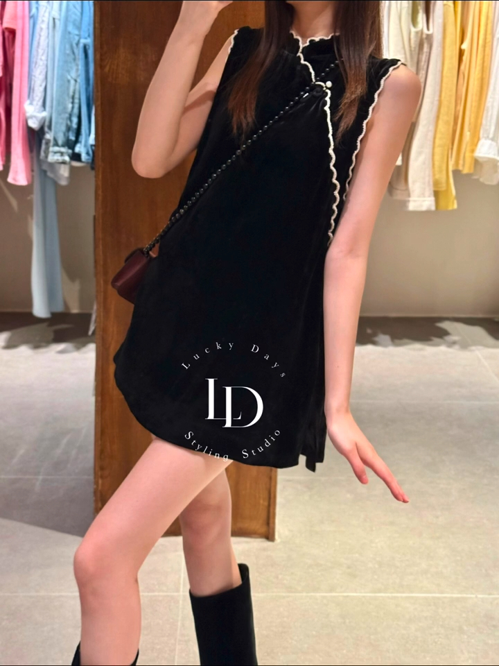 Vintage-Inspired Black Velvet Sleeveless Dress with Chinese Button Detail 2 i1755498657386 1574 0 2