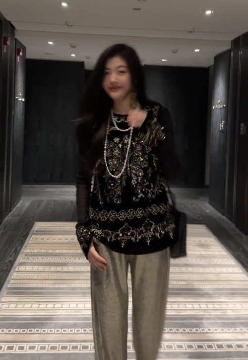 Elegant Velvet Embellished Top & Vest Set, Oriental Style 1 Elegant Velvet Embellished Top & Vest Set, Oriental Style