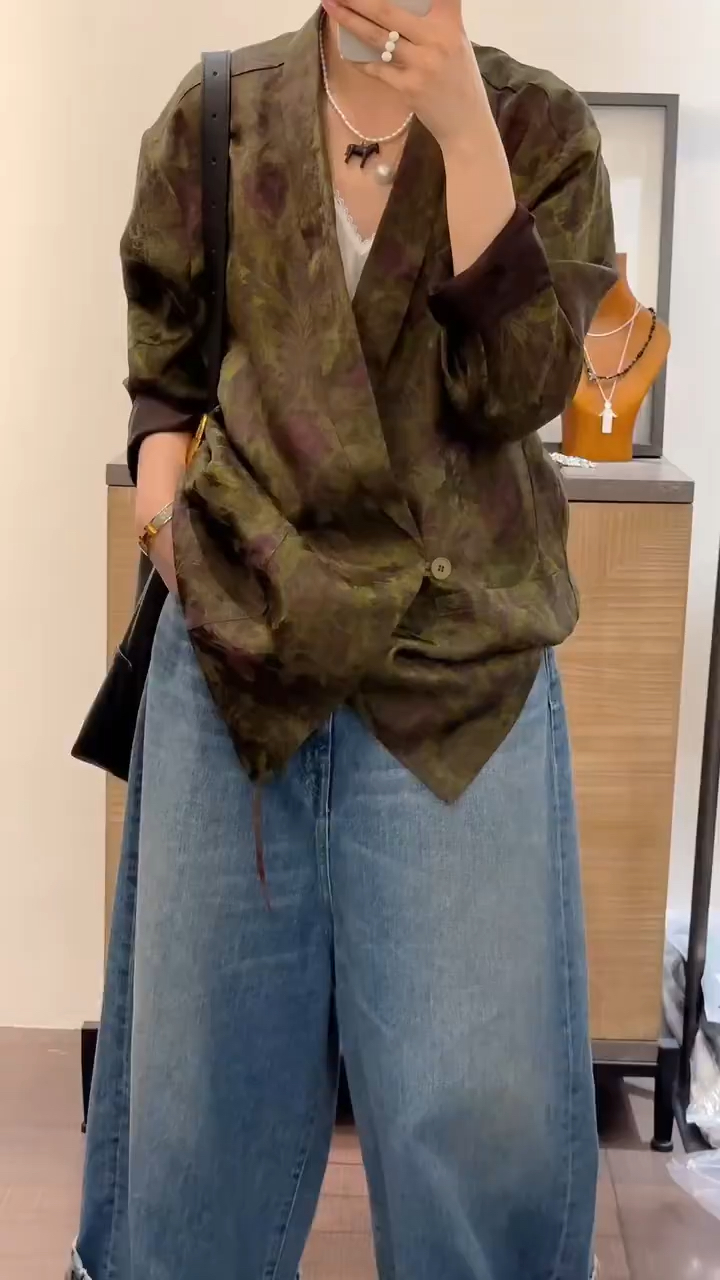 Elegant Floral Print Silk Blazer, Relaxed Fit, Sophisticated Style