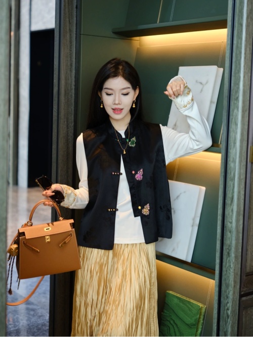 Elegant Jacquard Jade Bead Embellished Vest, Vintage Style Stand Collar Top 1 Elegant Jacquard Jade Bead Embellished Vest, Vintage Style Stand Collar Top