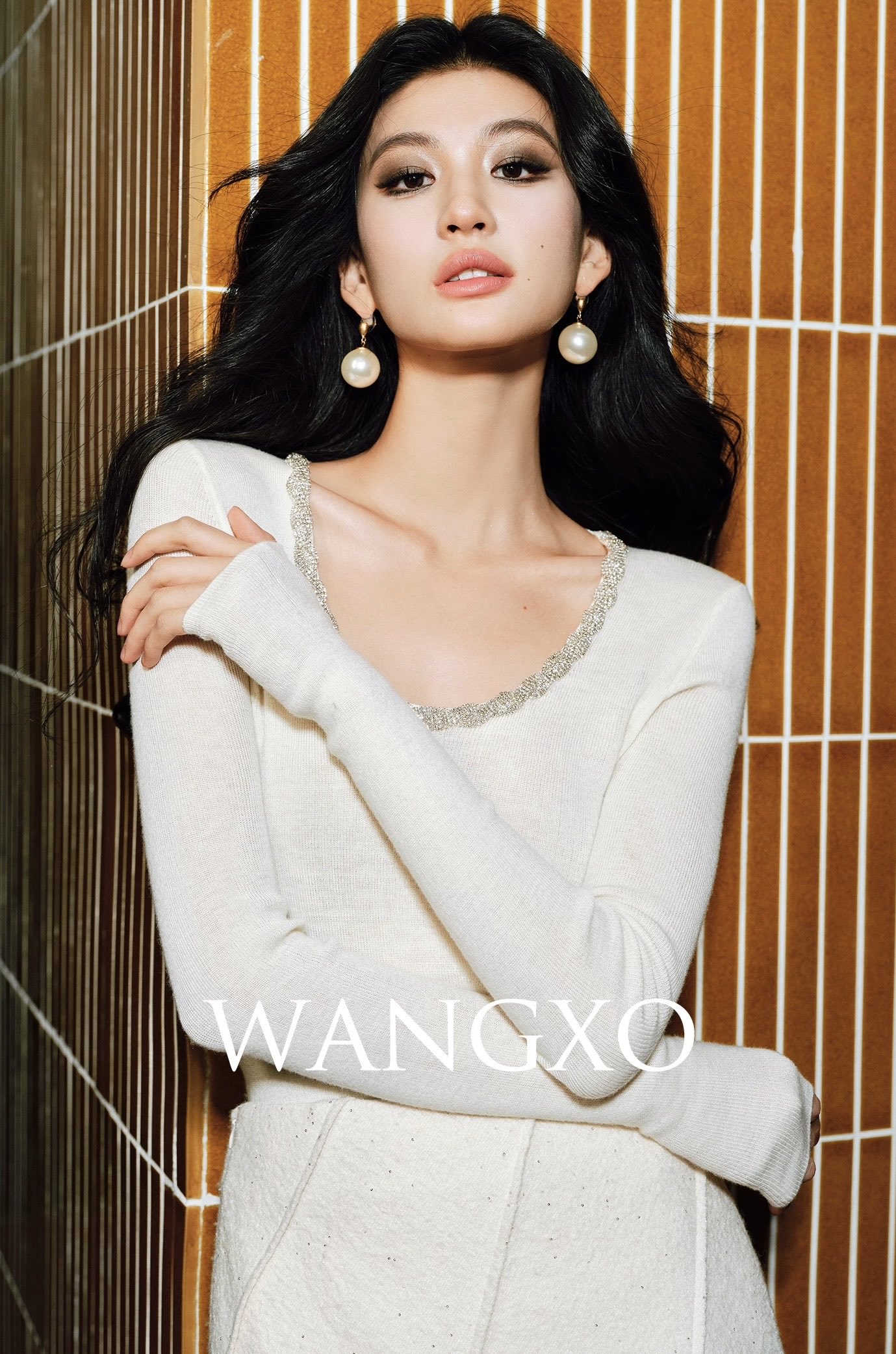 WANGXO Women's U-Neck Wool Top with Rhinestone Chain, Elegant and Slim Fit